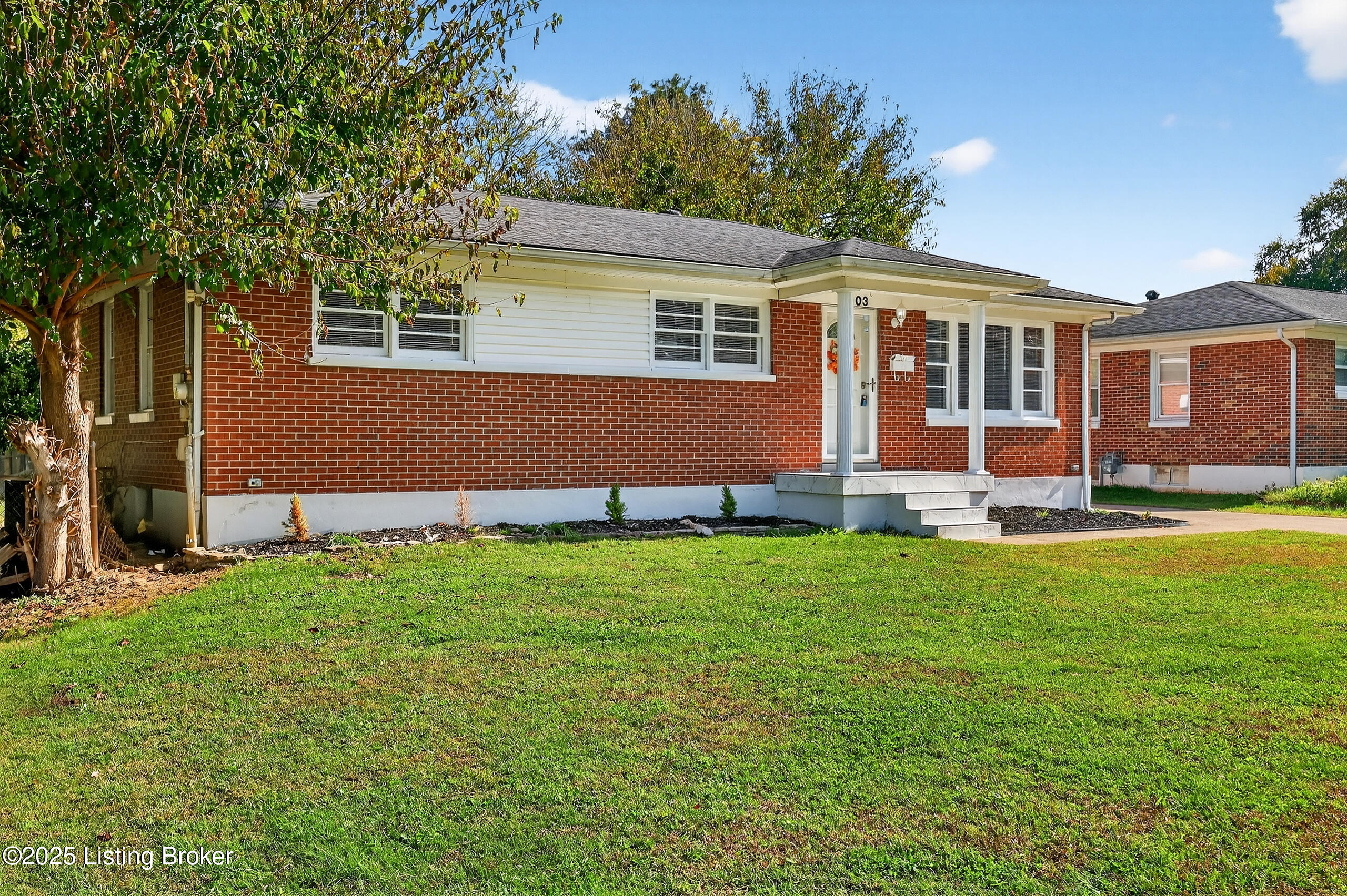 7903 Columbine Dr, Louisville