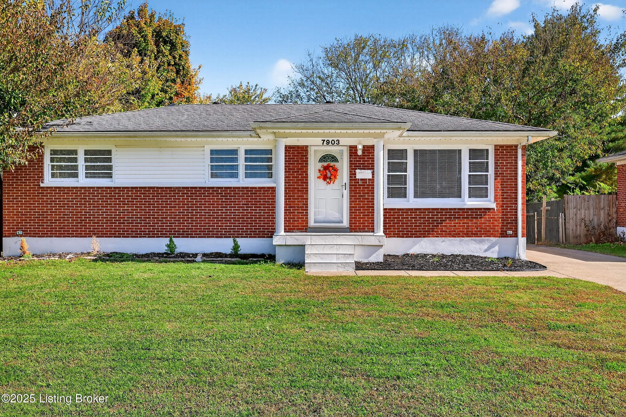 7903 Columbine Dr, Louisville