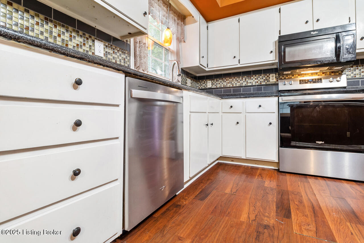 10025 Clearcreek Way