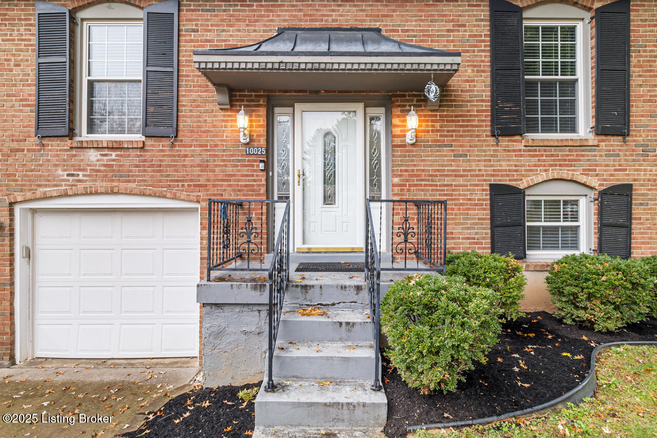 10025 Clearcreek Way