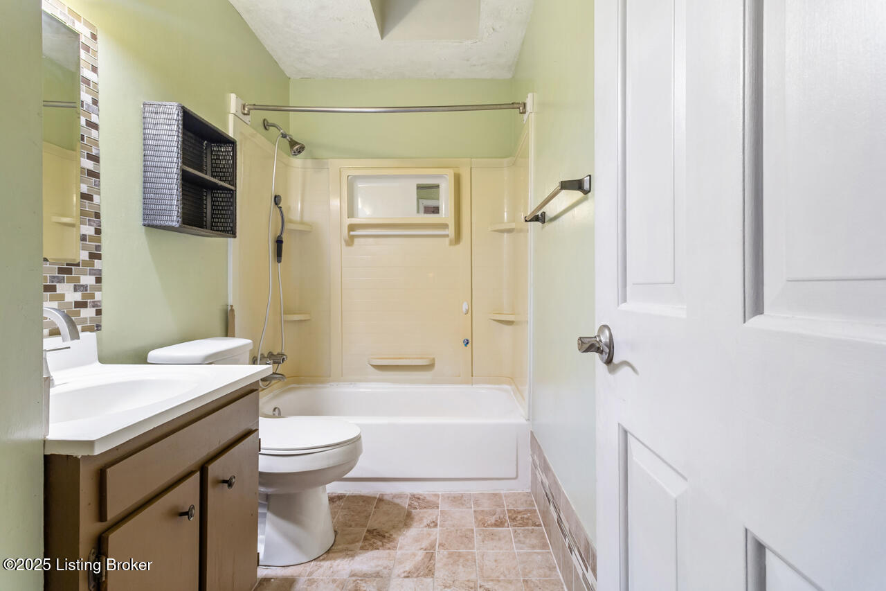 10025 Clearcreek Way