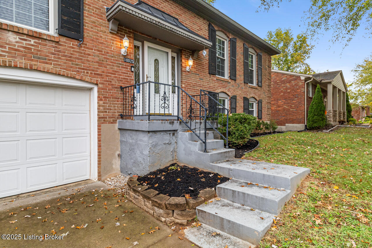 10025 Clearcreek Way