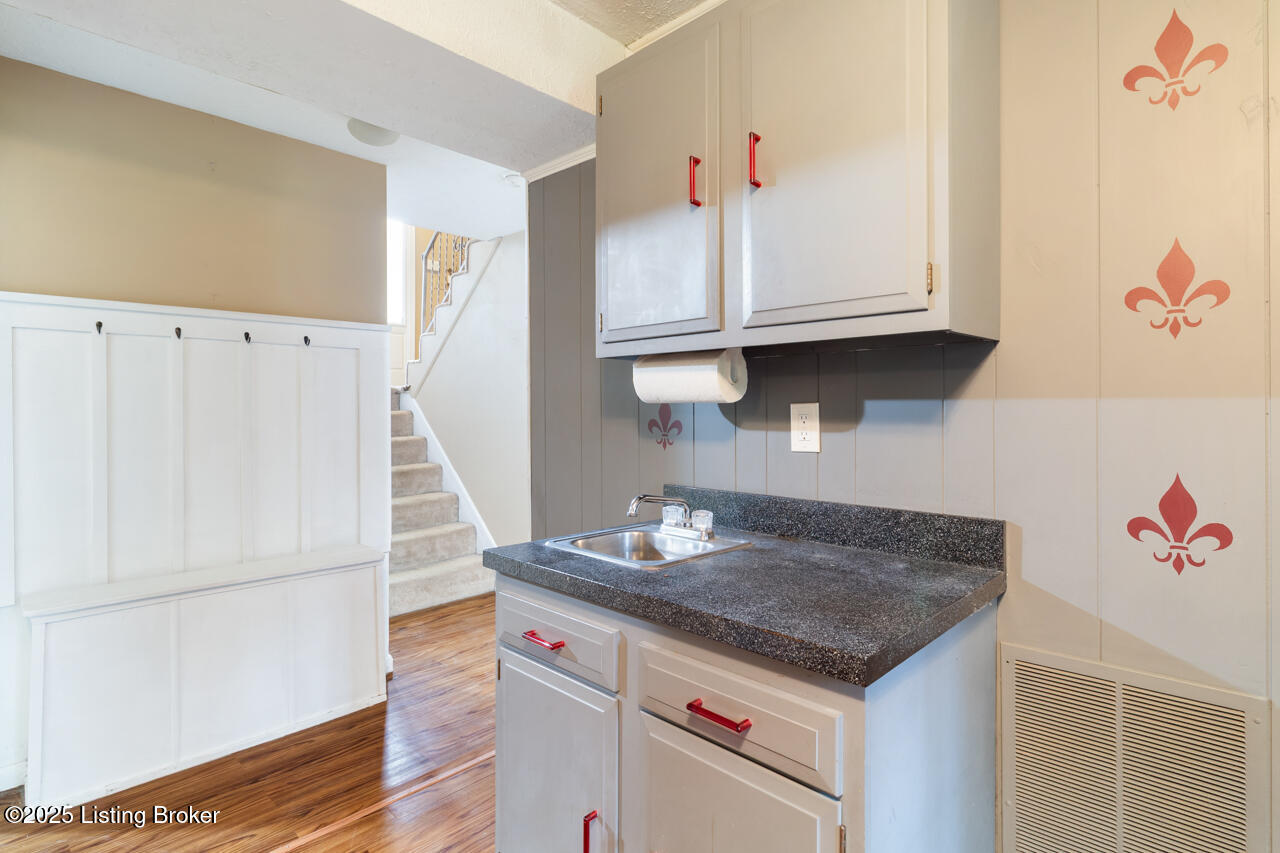 10025 Clearcreek Way