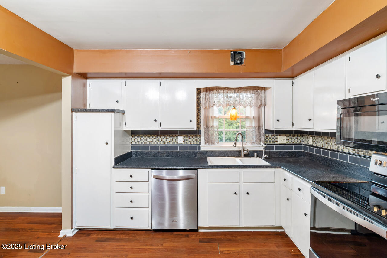 10025 Clearcreek Way