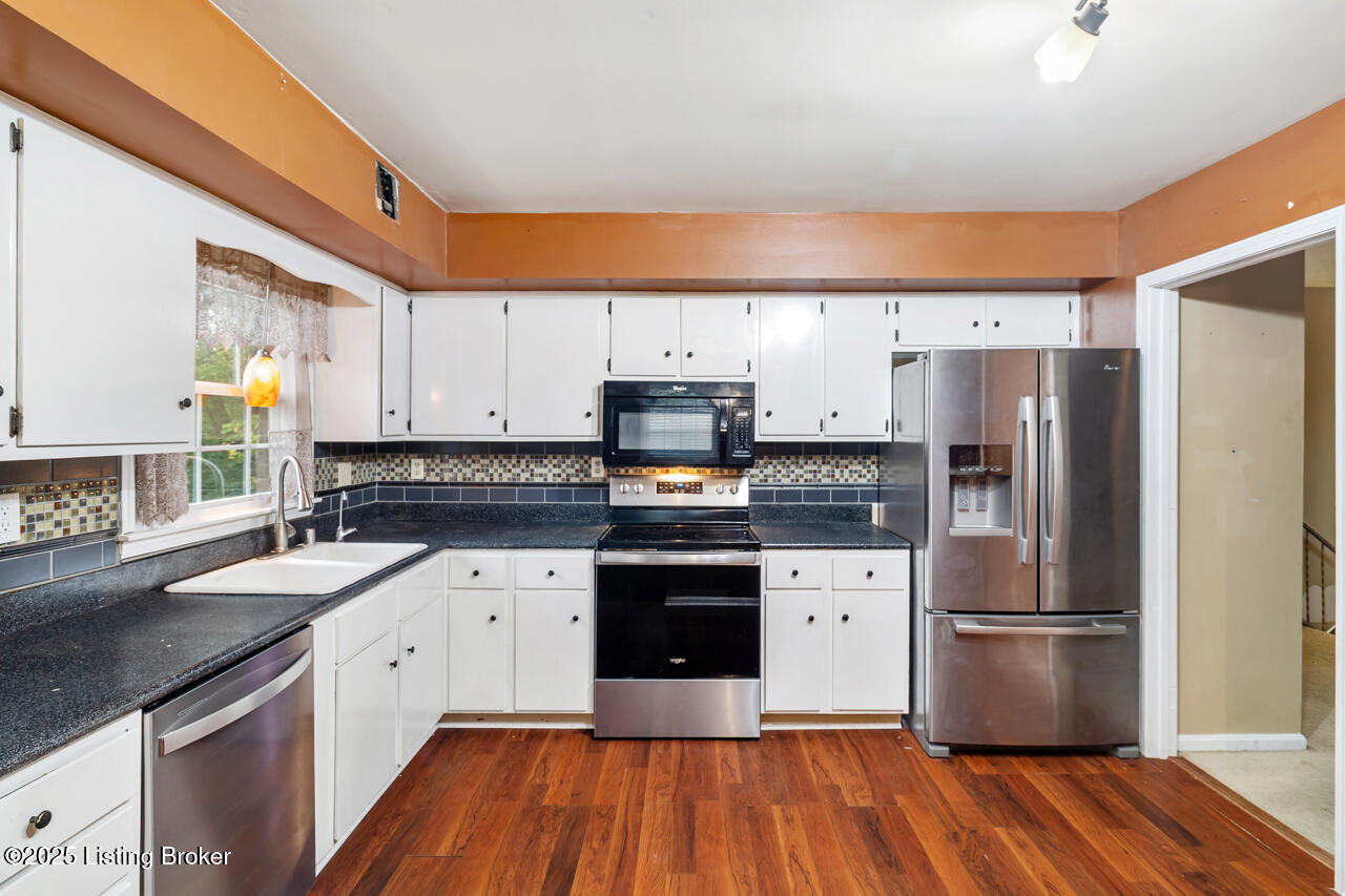 10025 Clearcreek Way