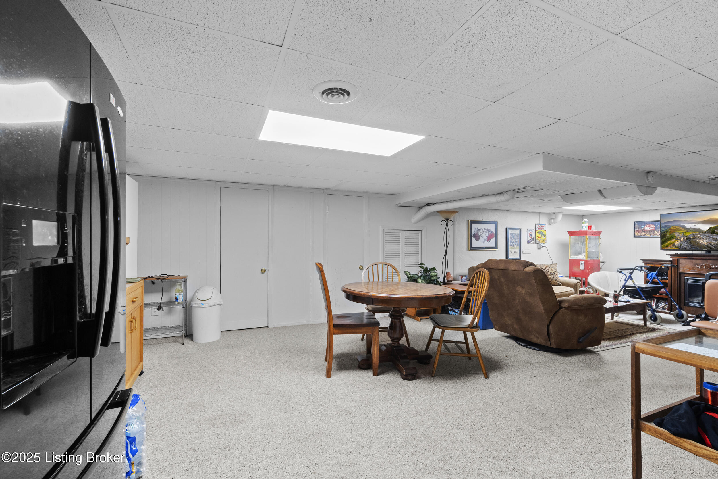 5102 Nancy Ave