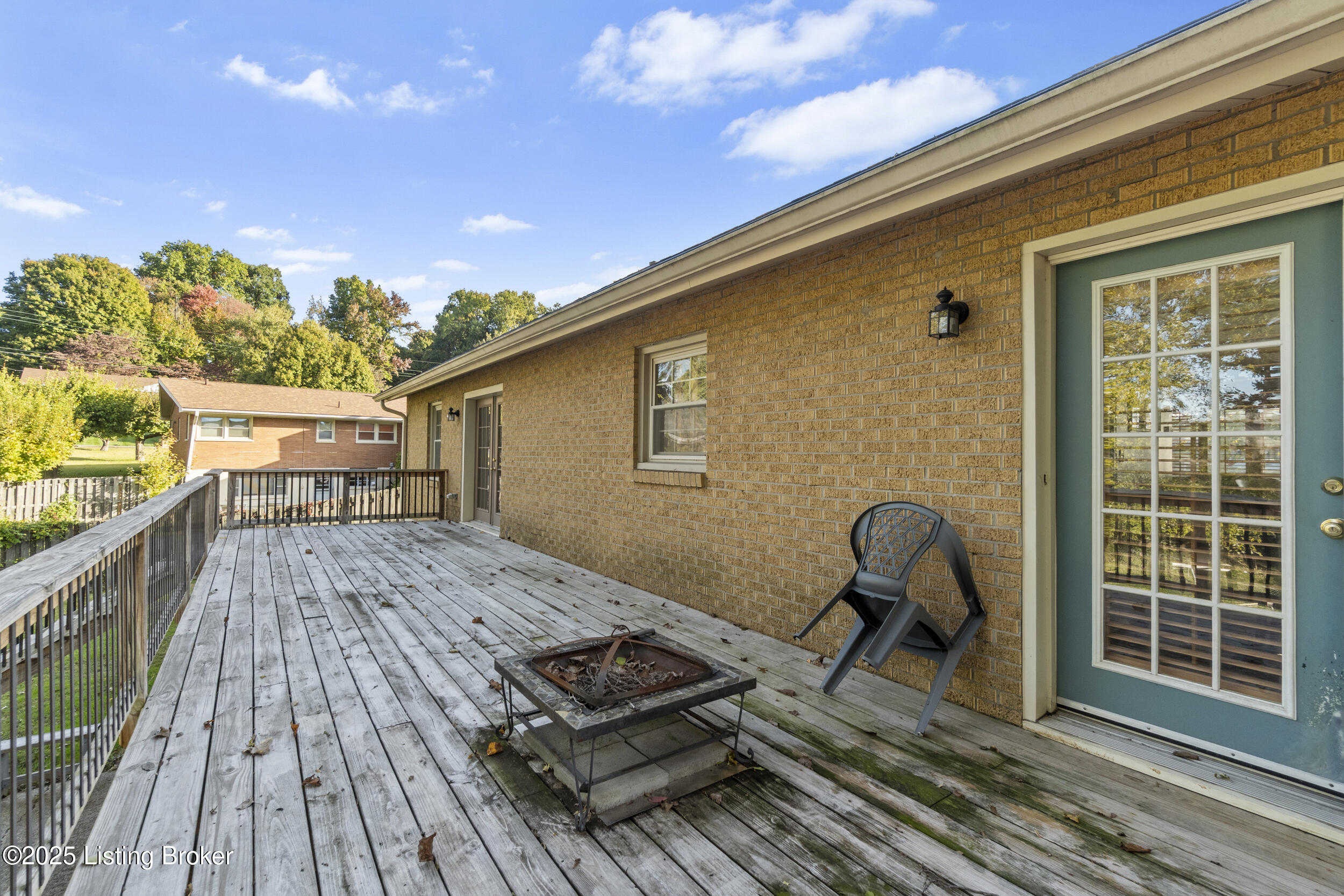 5102 Nancy Ave
