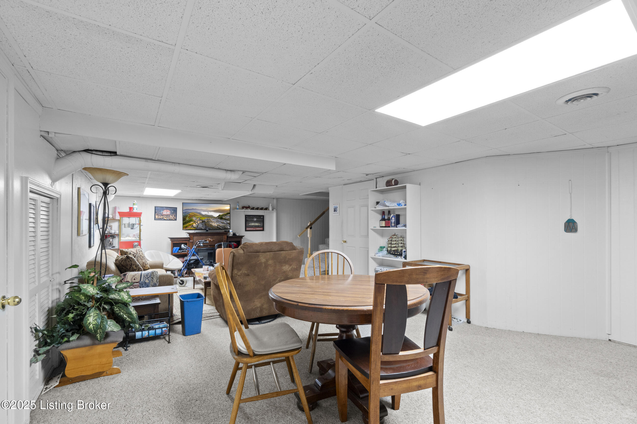 5102 Nancy Ave