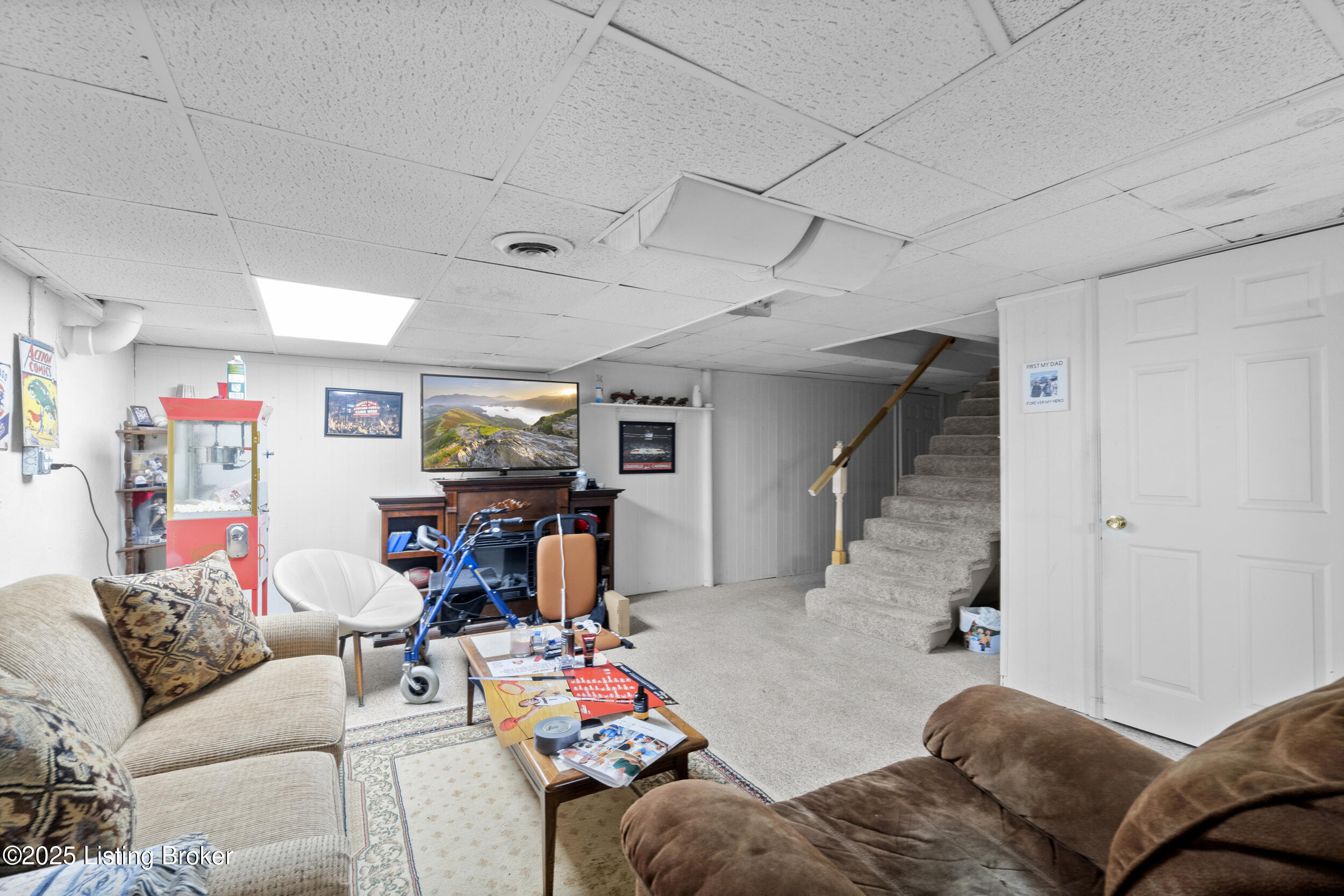 5102 Nancy Ave