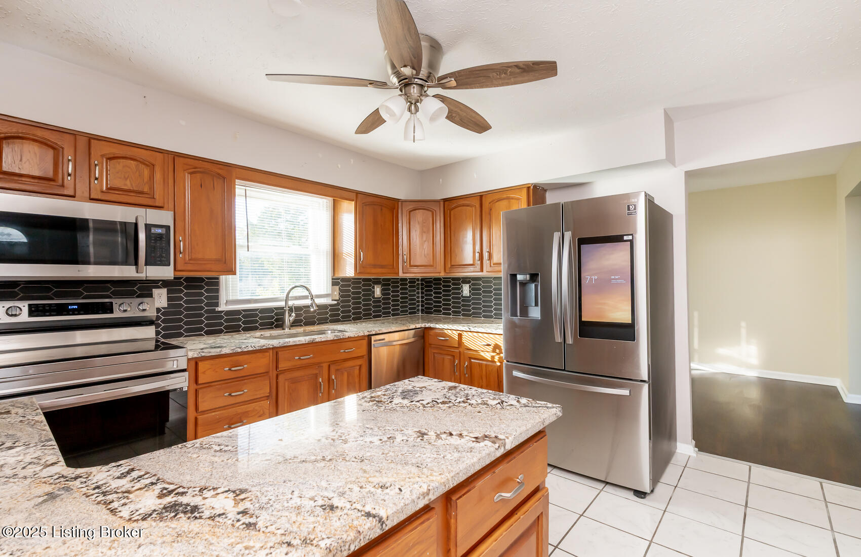 5609 Braulio Ct