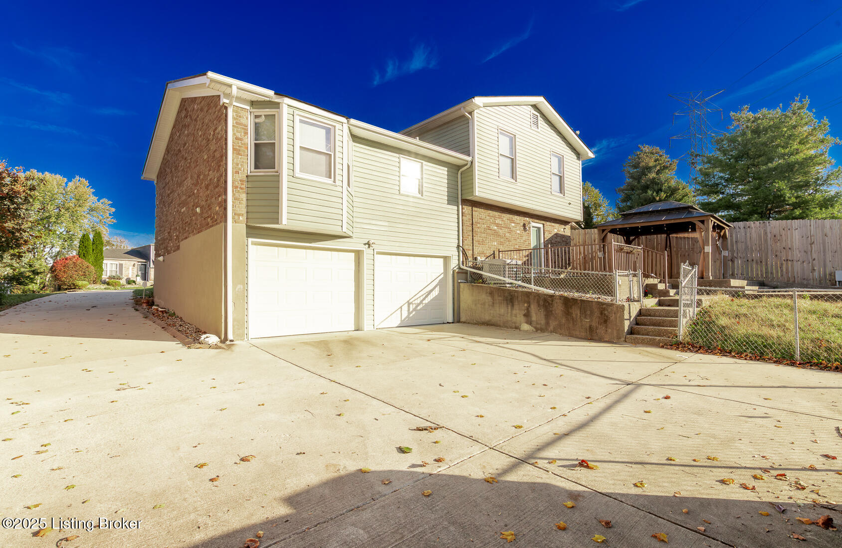 5609 Braulio Ct
