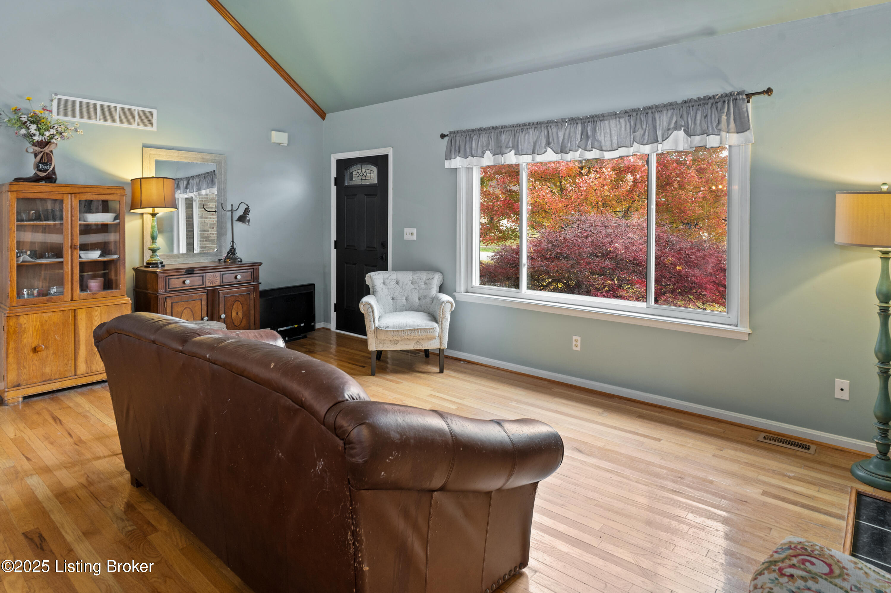 127 Shady Brook Ln