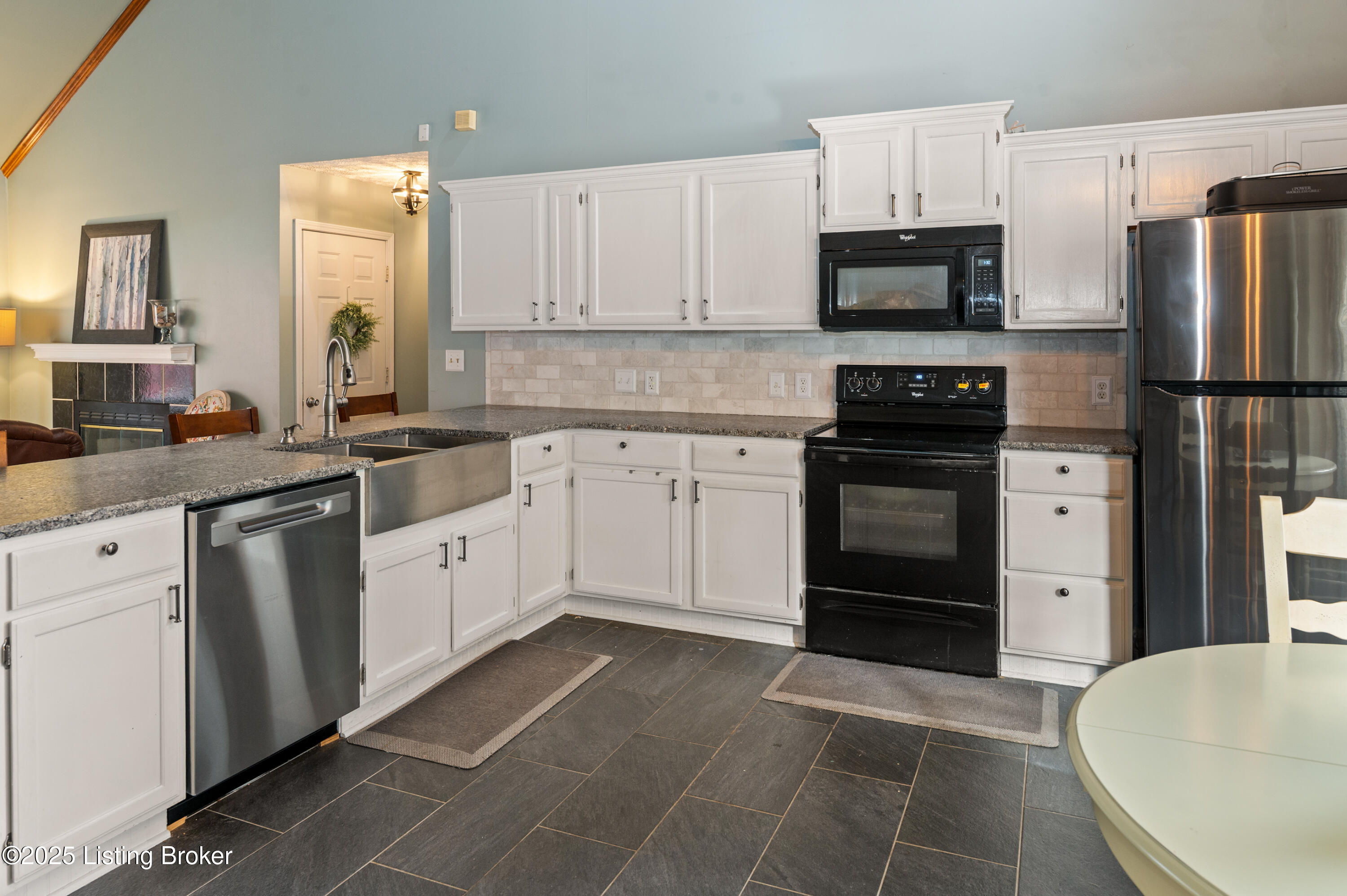 127 Shady Brook Ln
