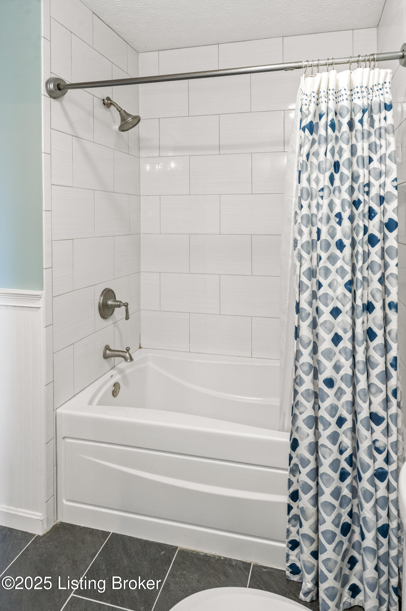 127 Shady Brook Ln