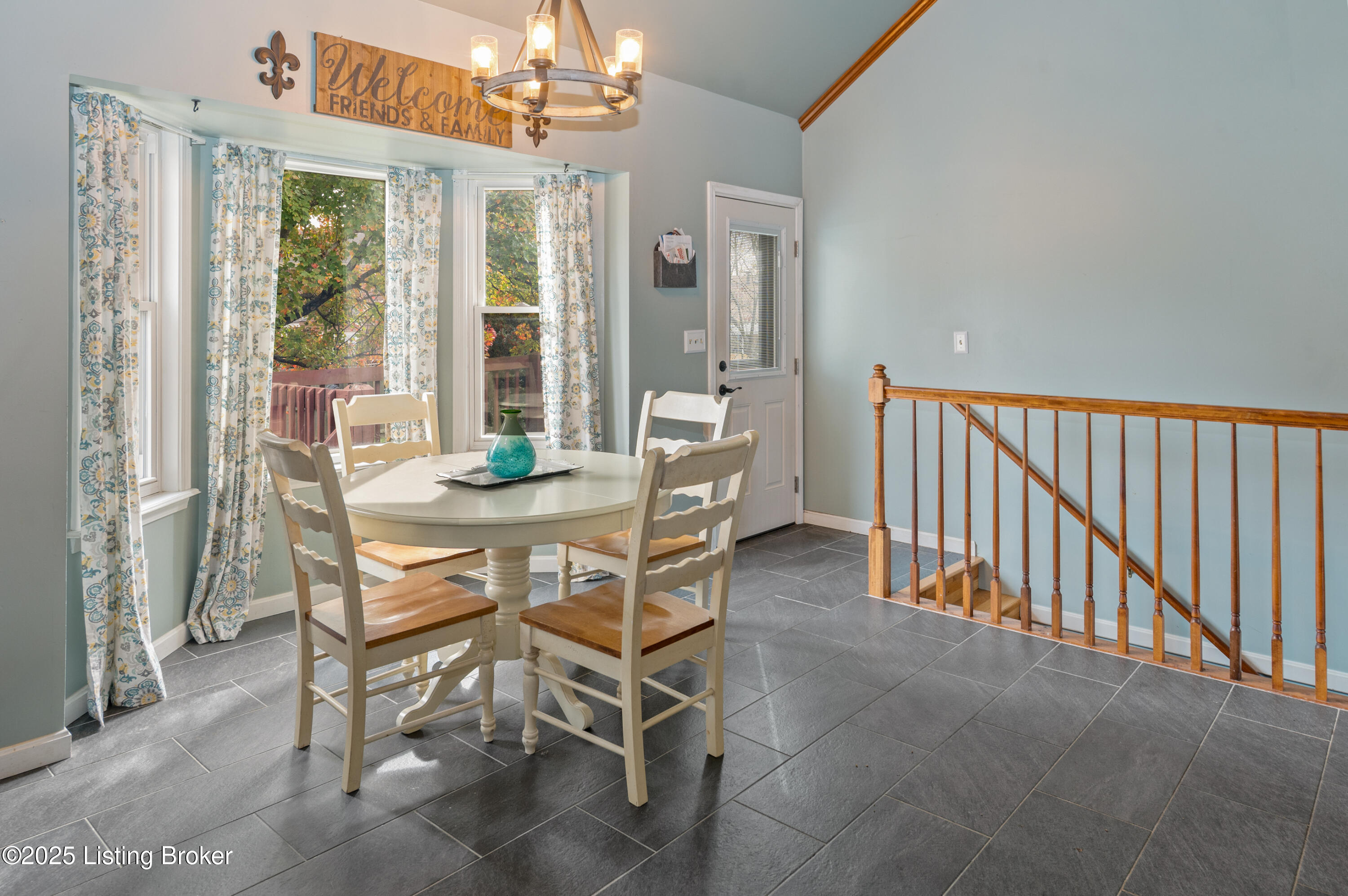 127 Shady Brook Ln