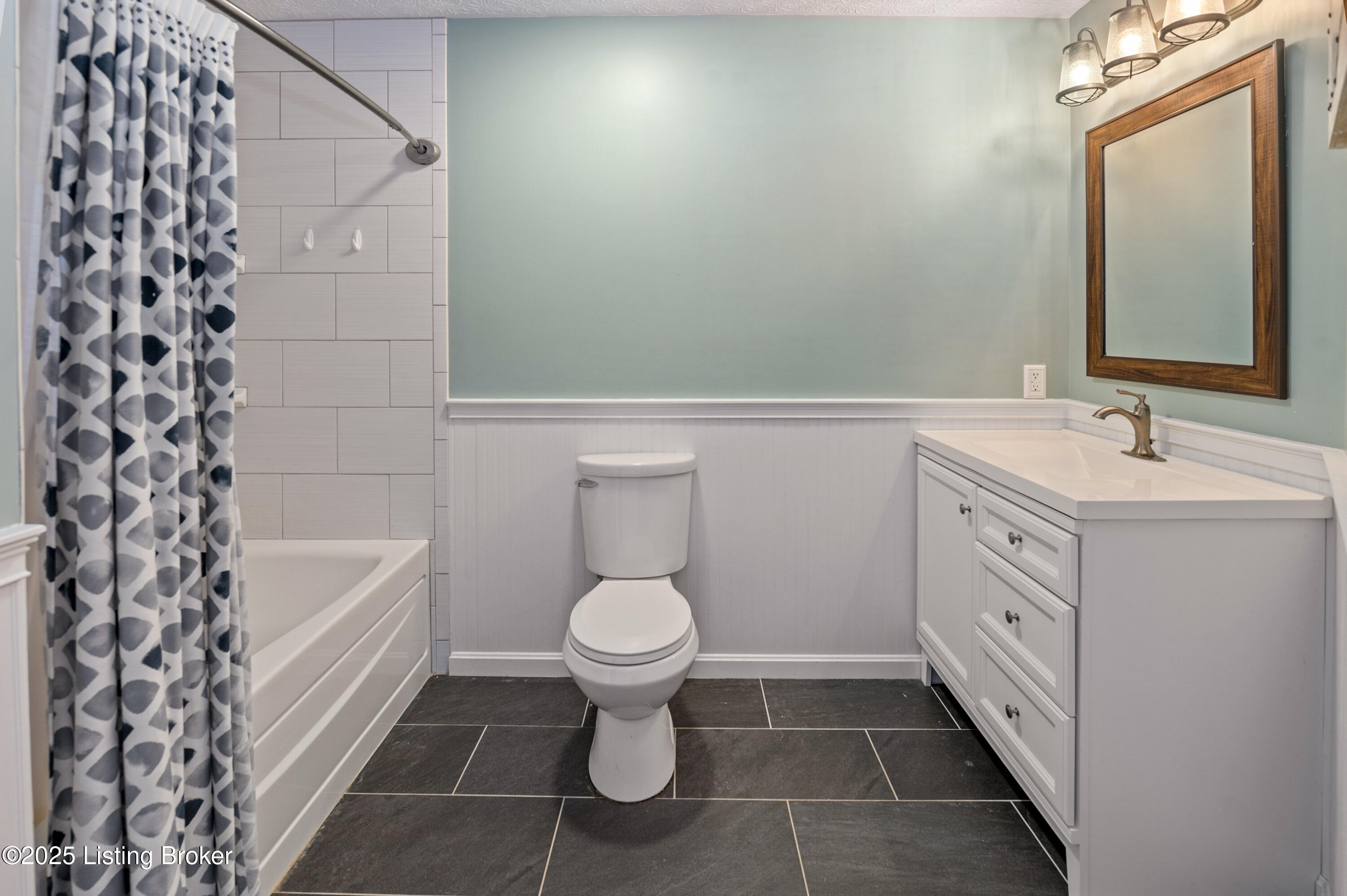 127 Shady Brook Ln
