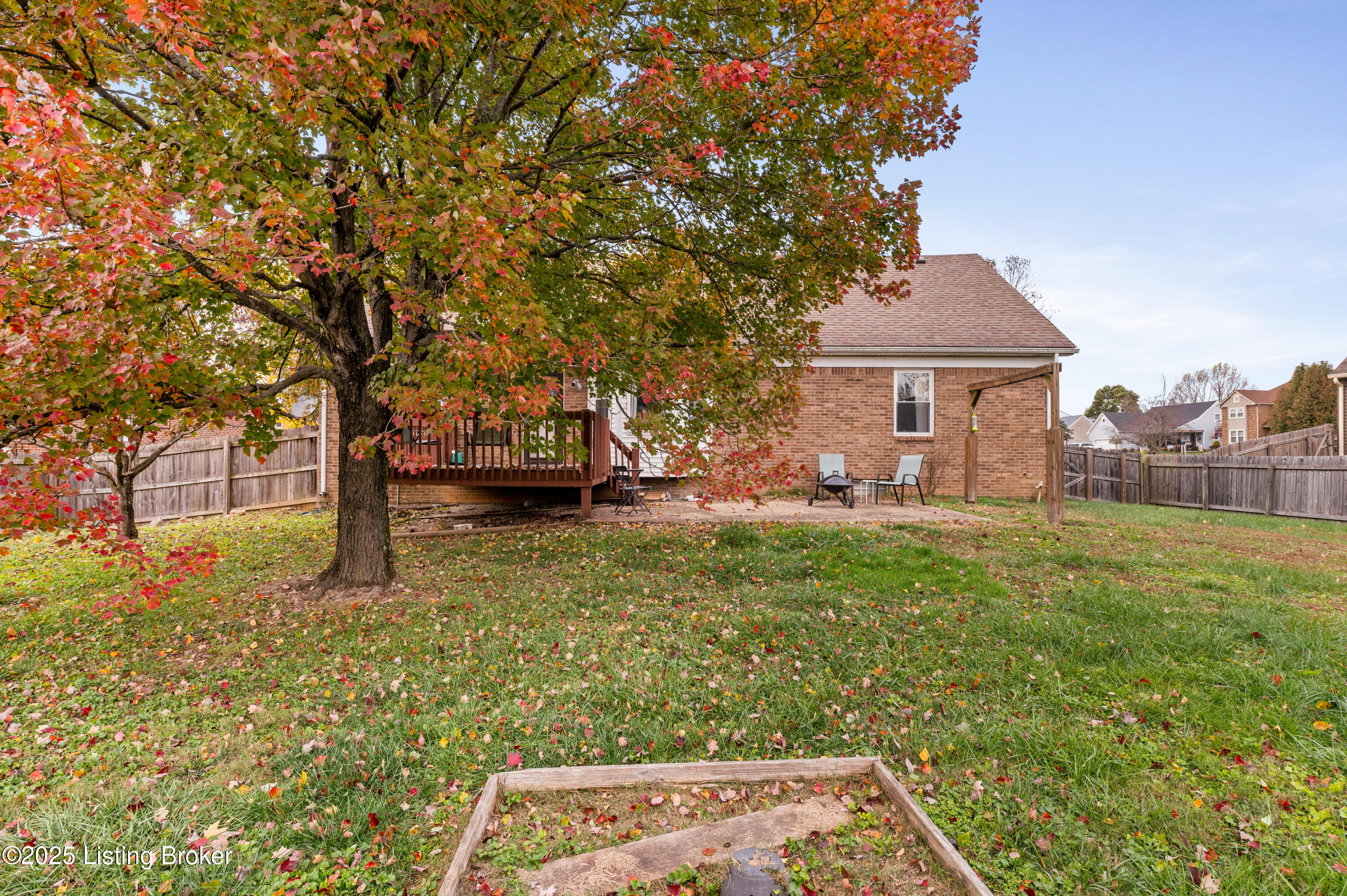 127 Shady Brook Ln