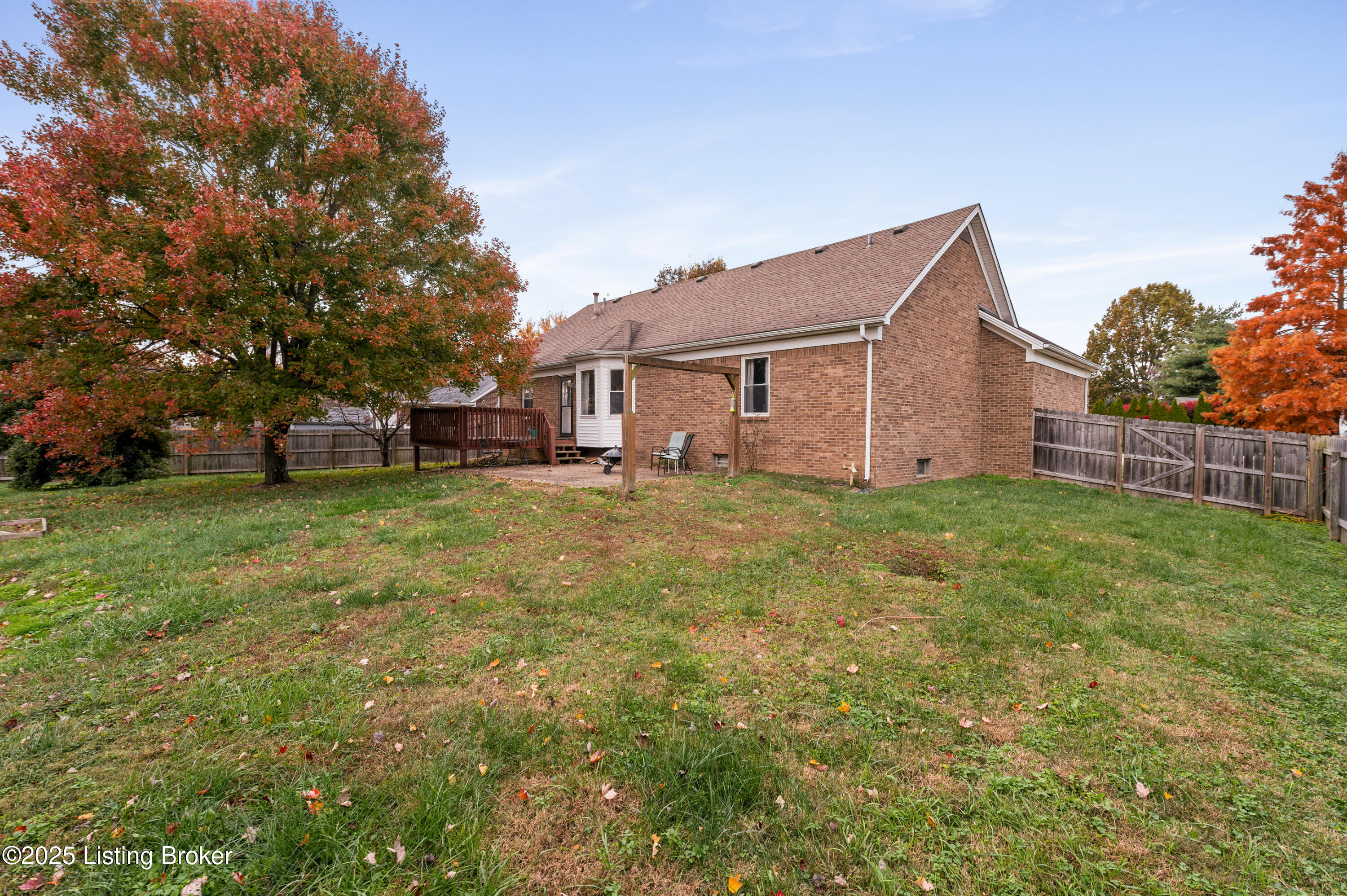 127 Shady Brook Ln