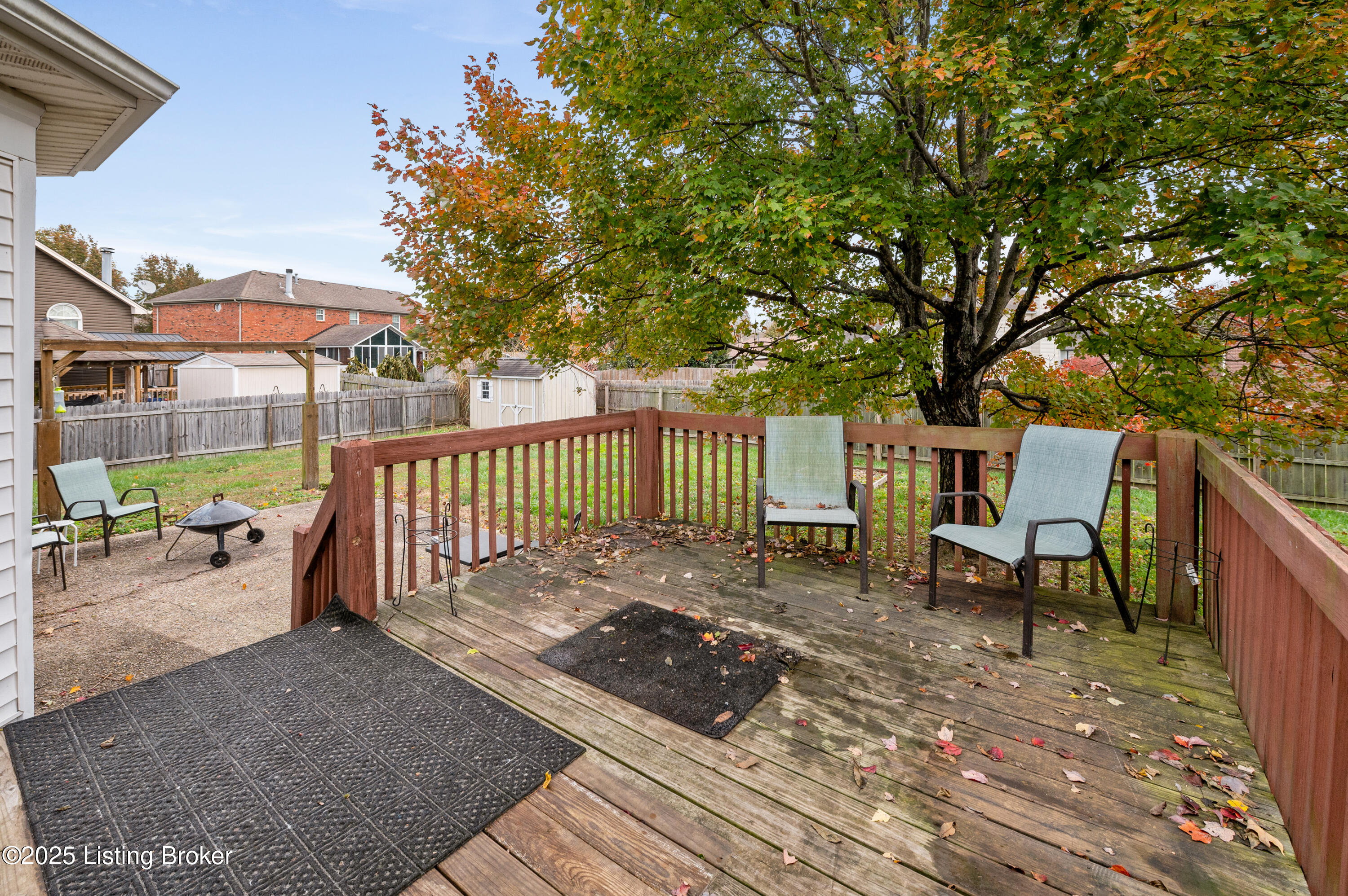 127 Shady Brook Ln