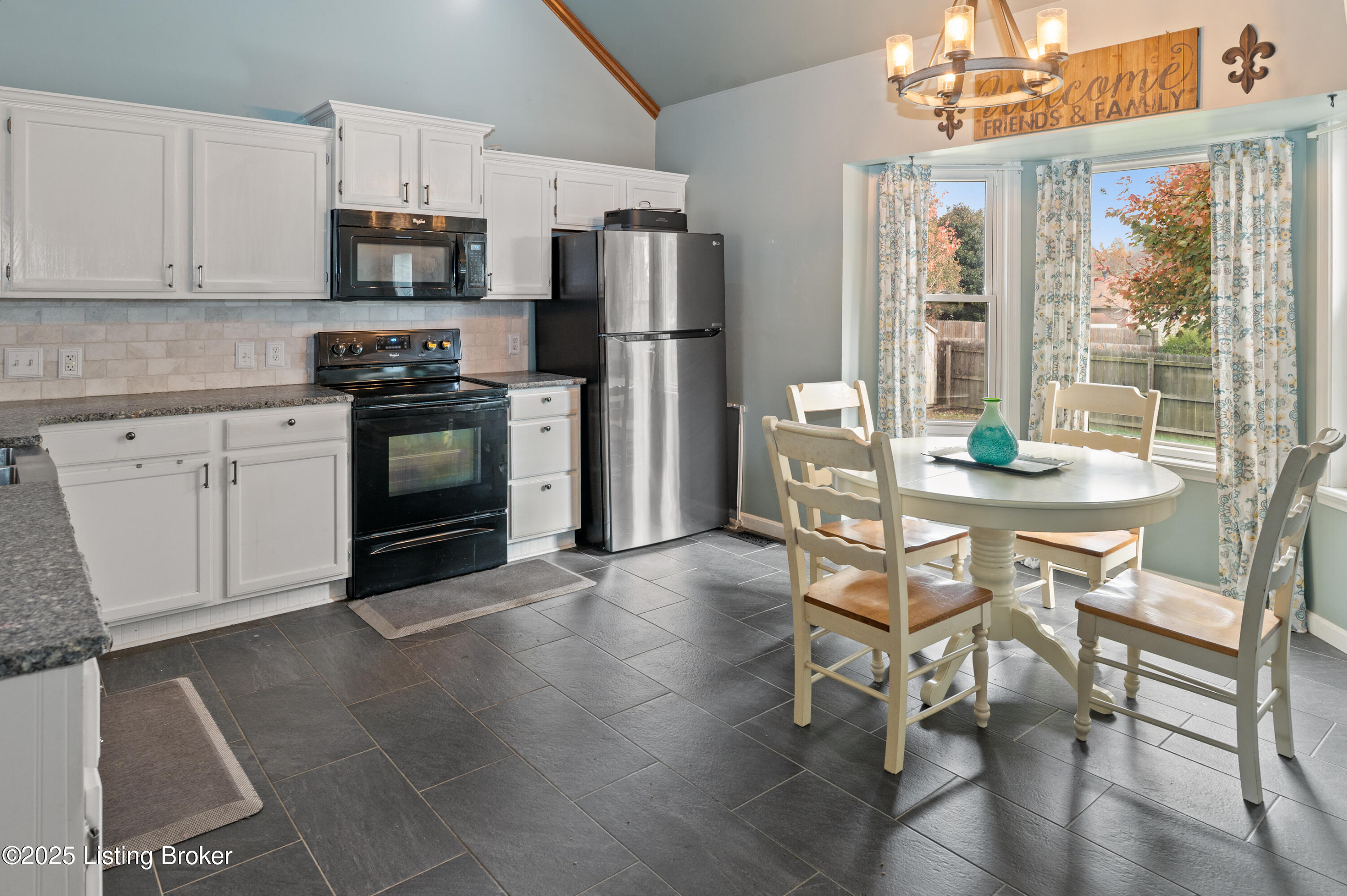 127 Shady Brook Ln