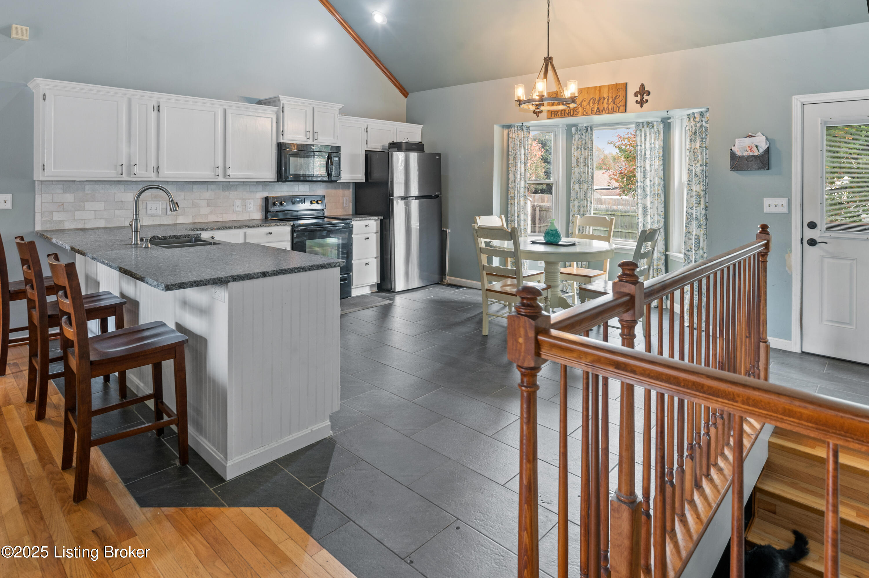 127 Shady Brook Ln