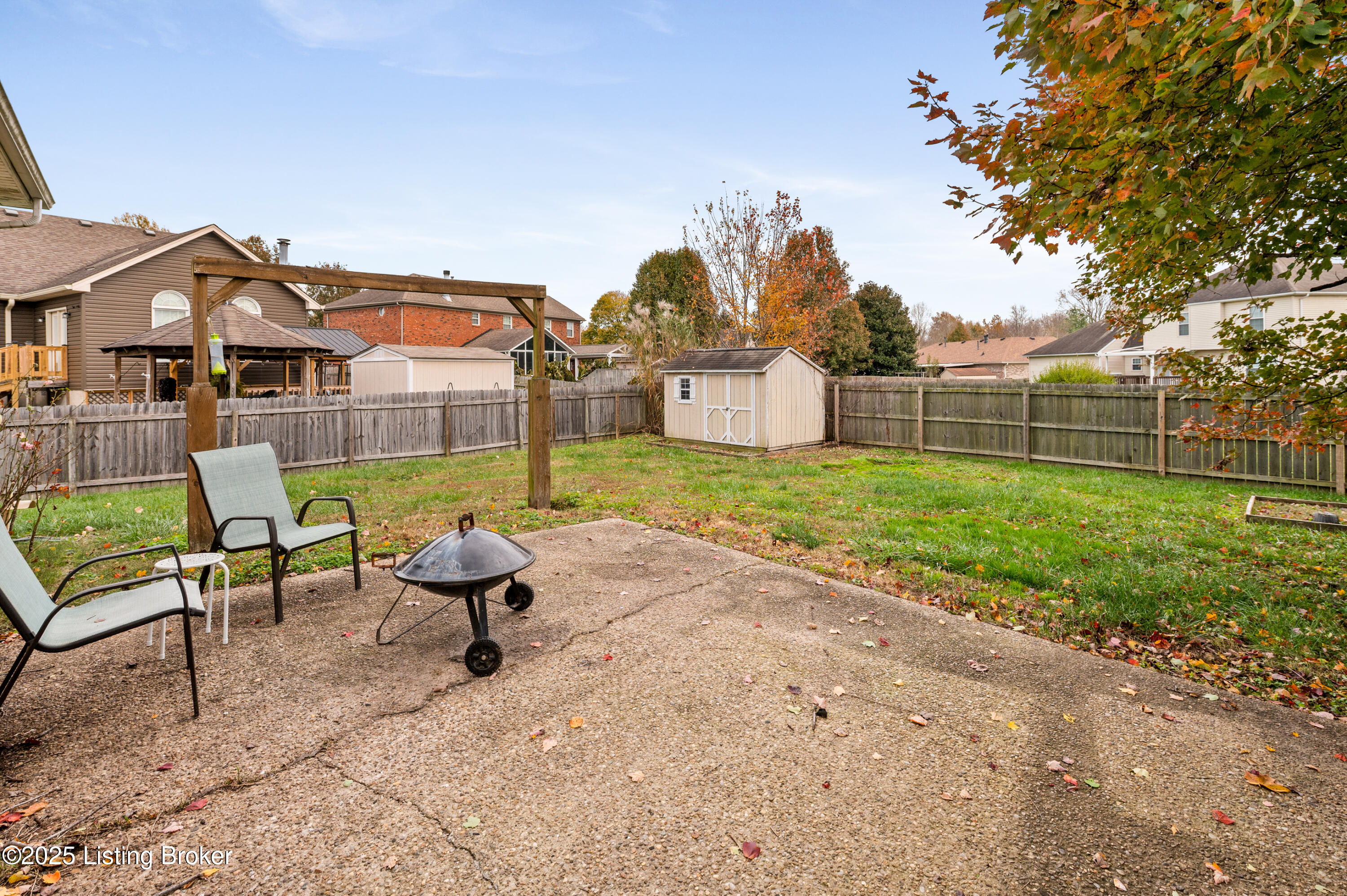 127 Shady Brook Ln