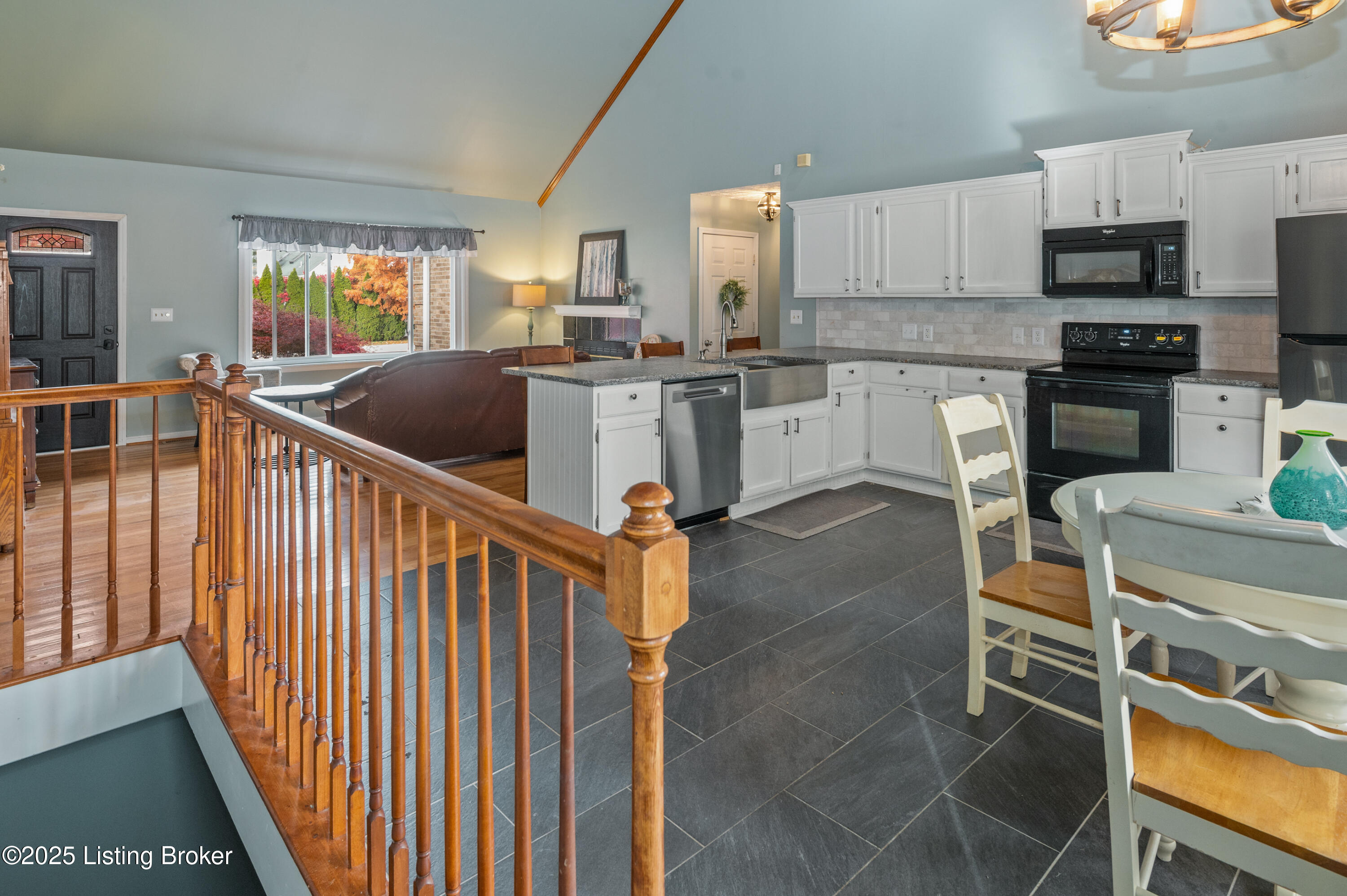 127 Shady Brook Ln
