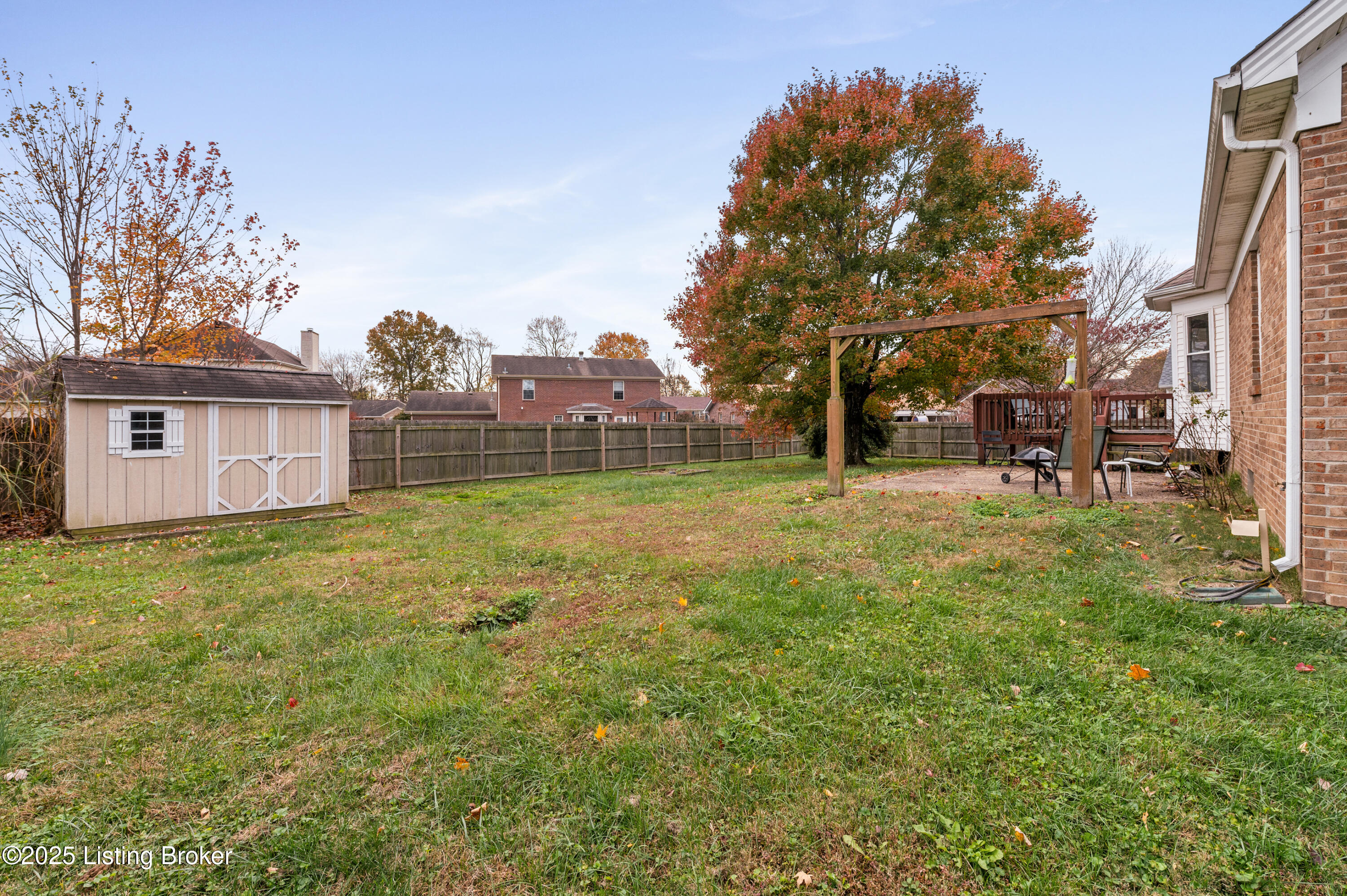 127 Shady Brook Ln