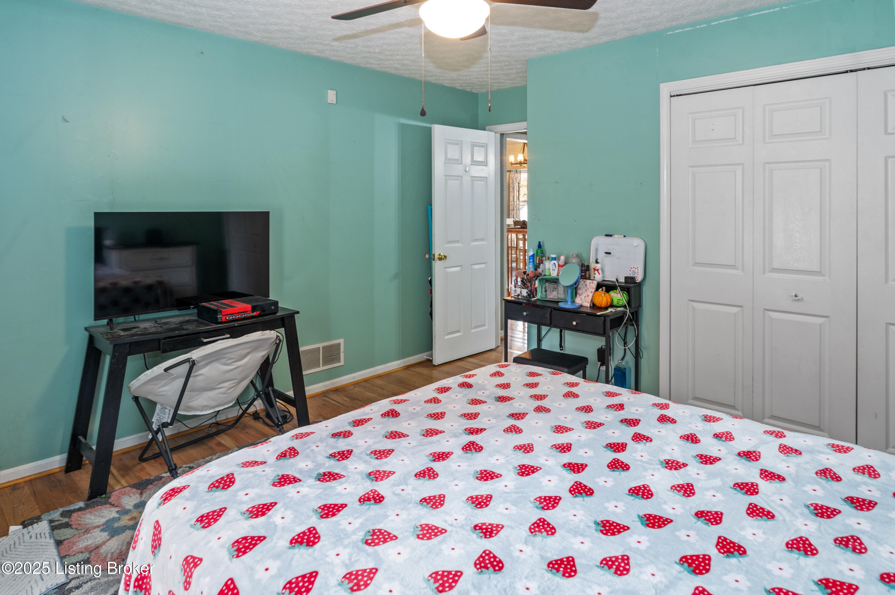 127 Shady Brook Ln