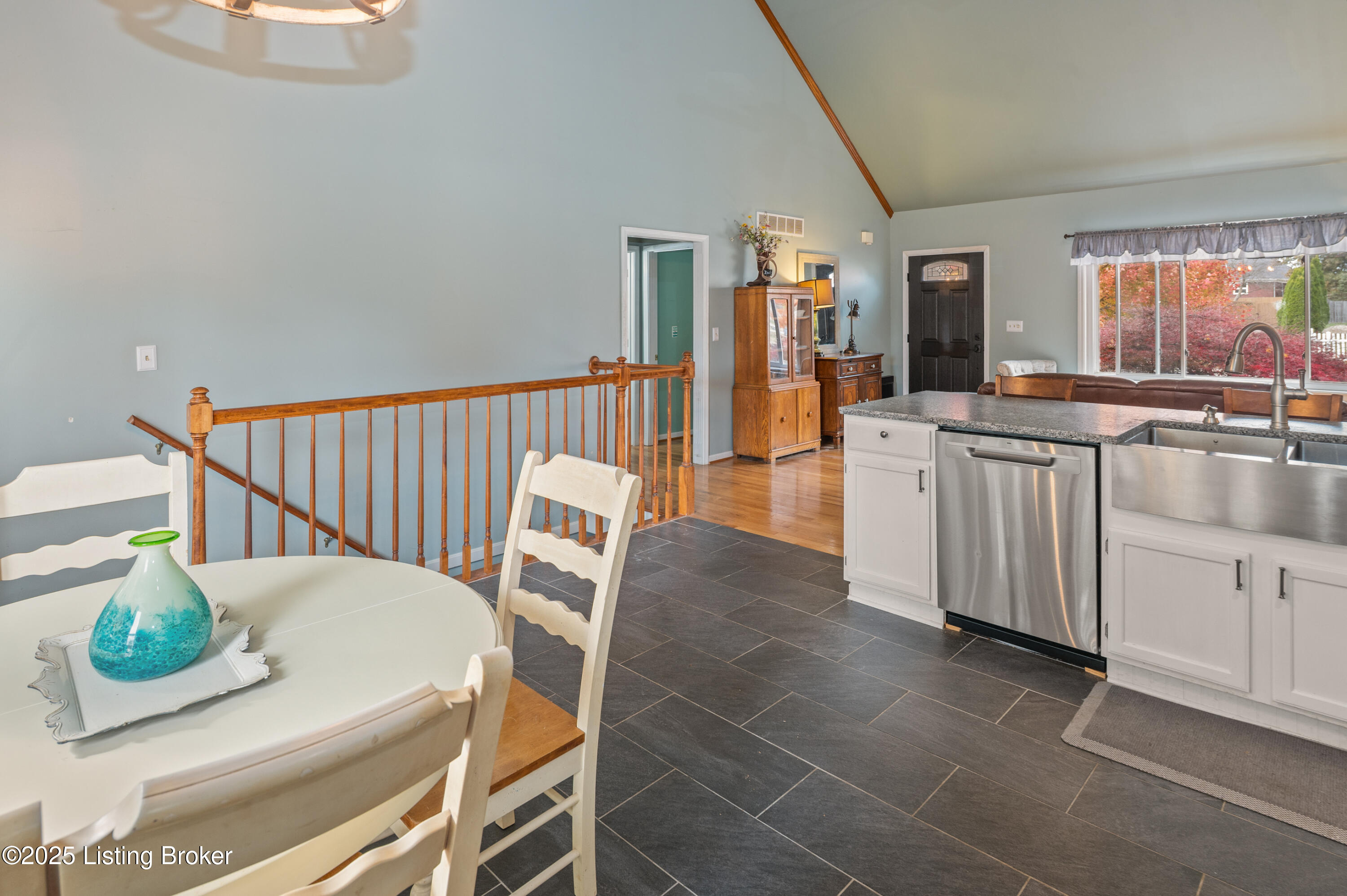 127 Shady Brook Ln