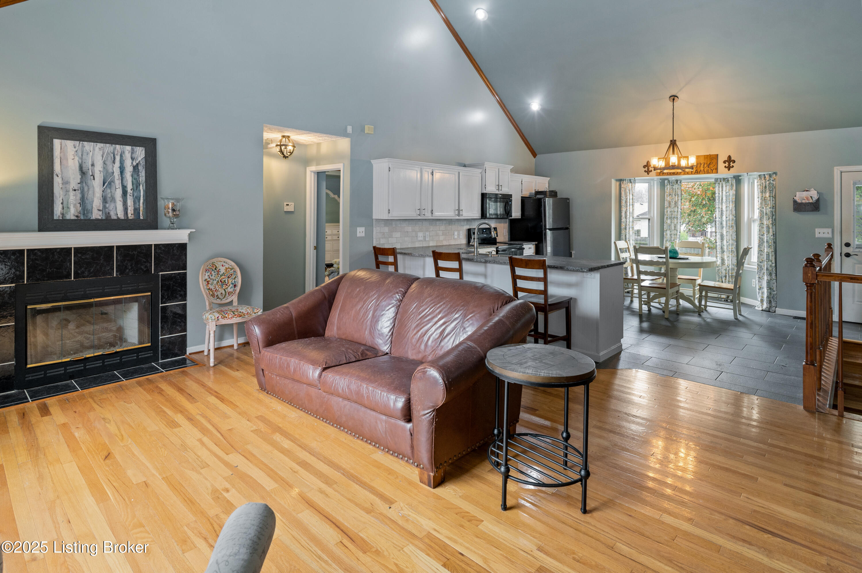 127 Shady Brook Ln