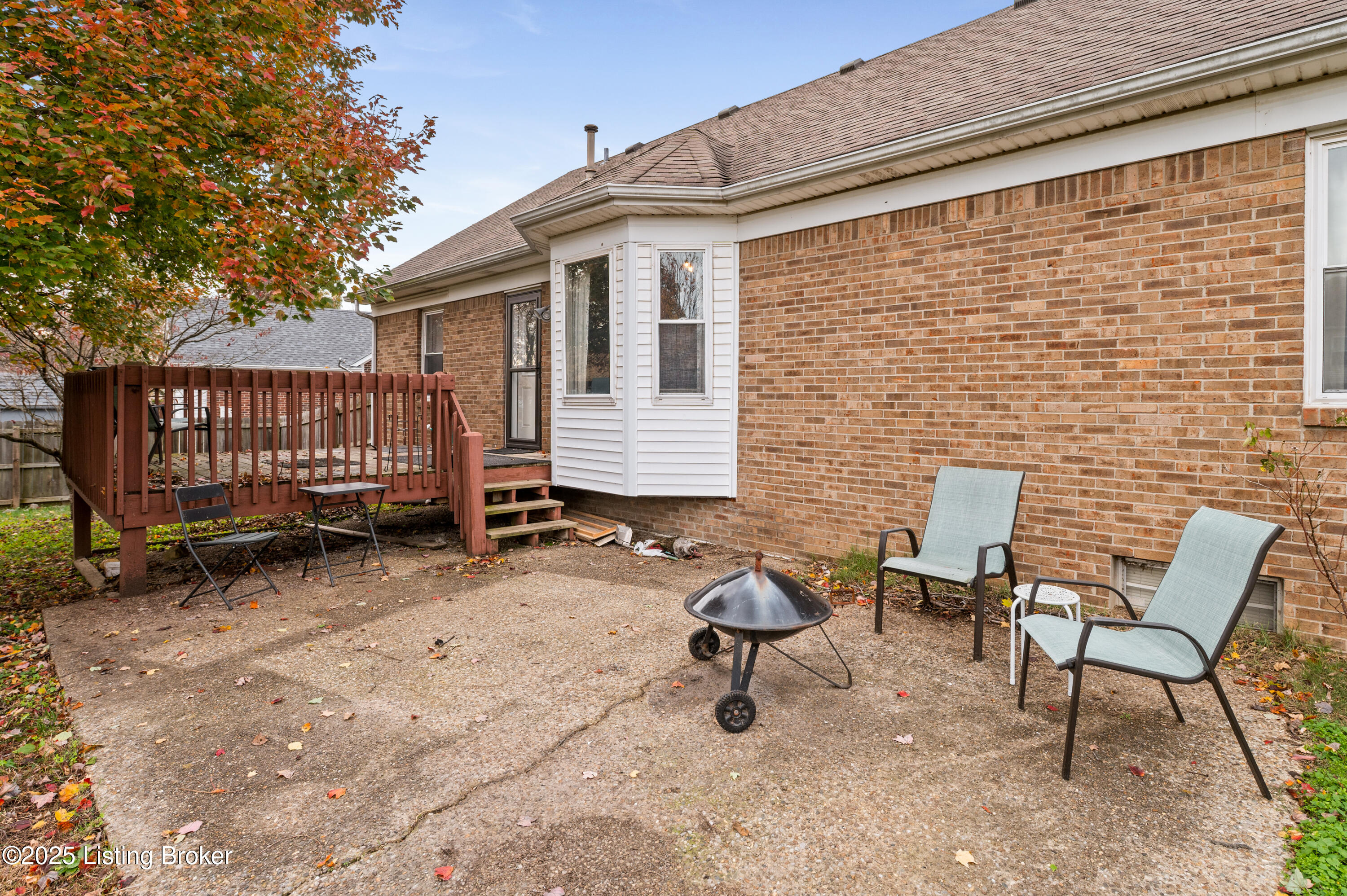 127 Shady Brook Ln