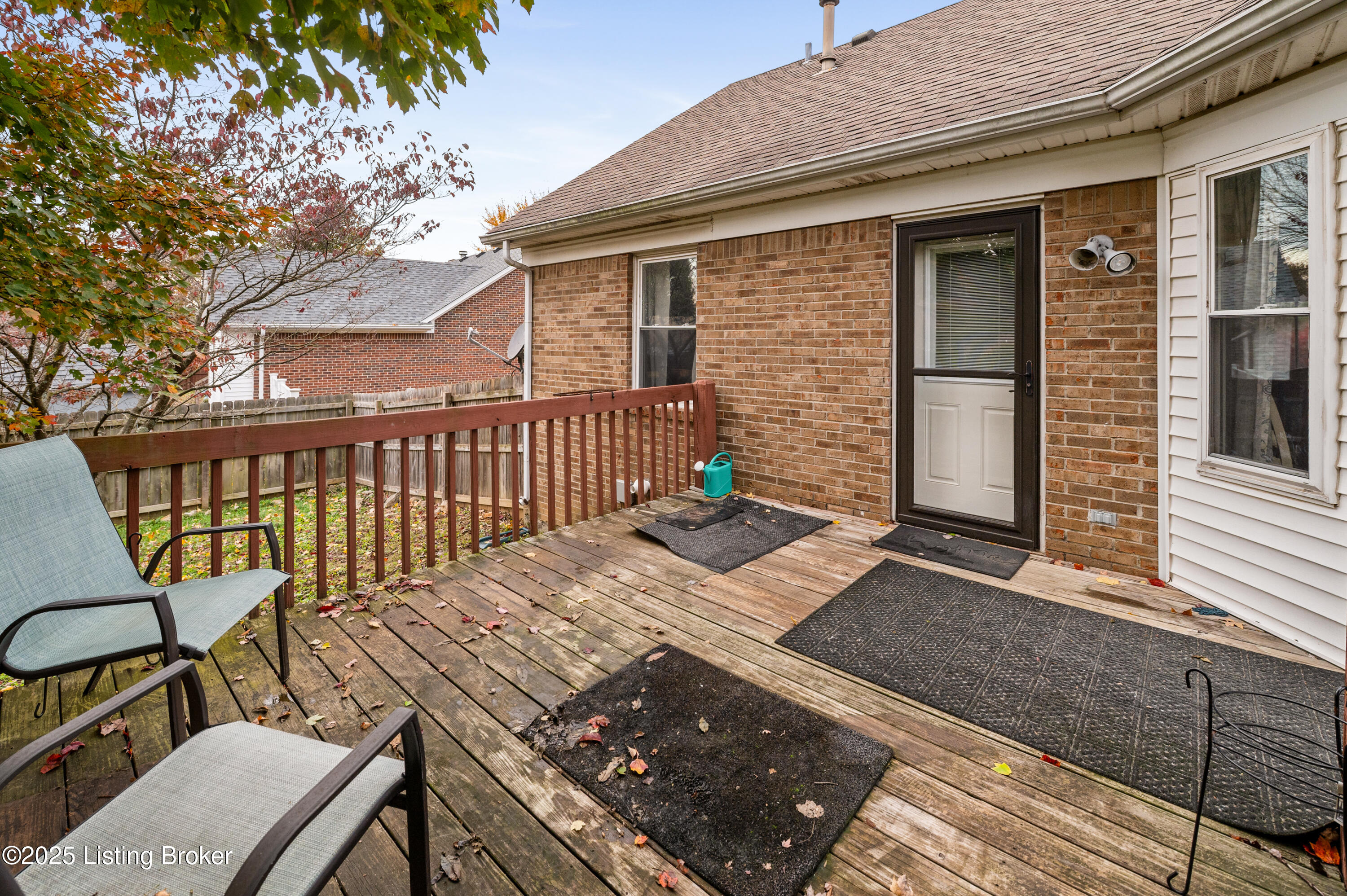 127 Shady Brook Ln