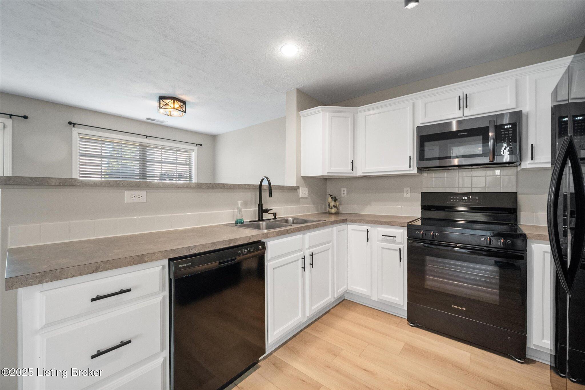 6910 Caitlynn Way