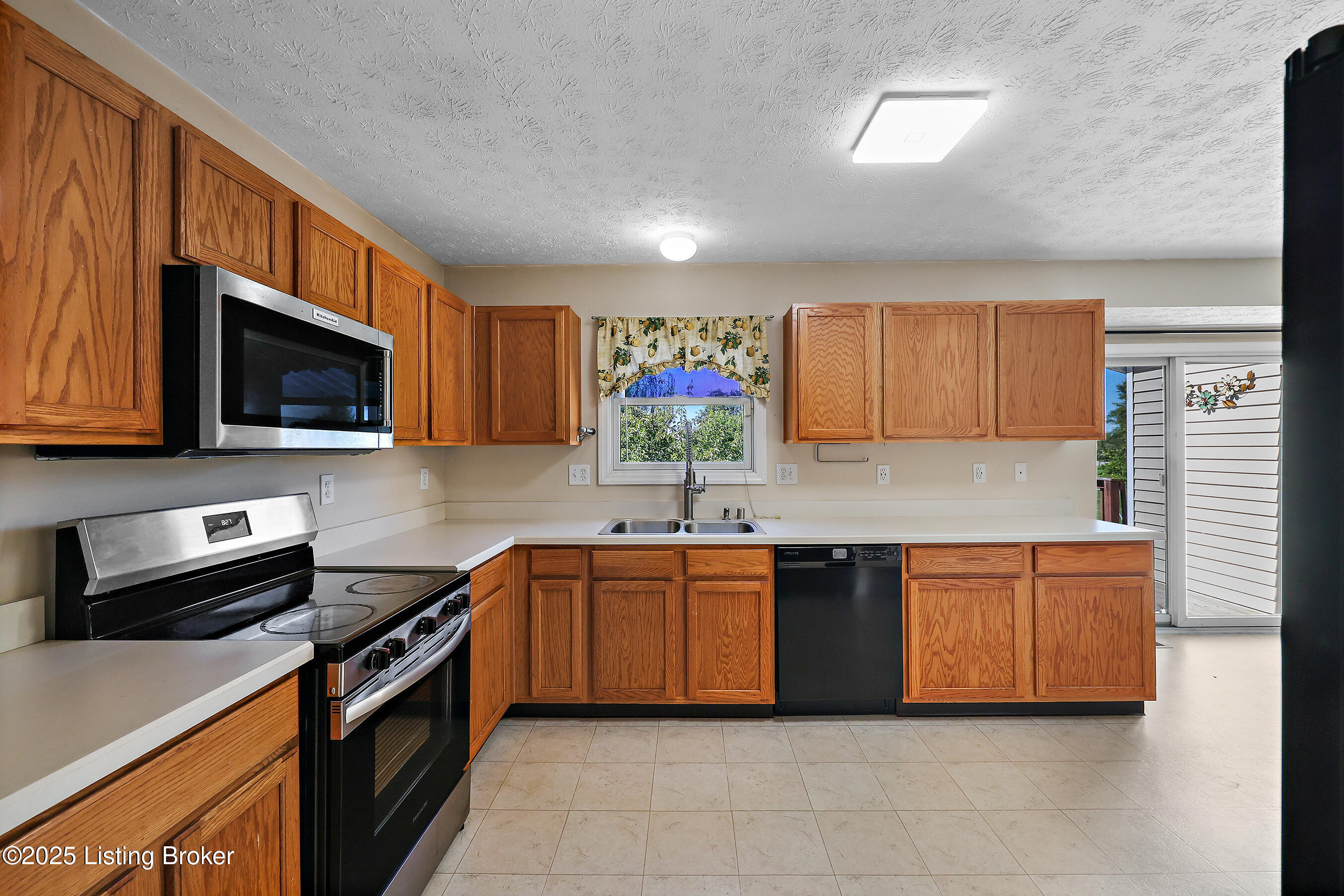 4428 Fallen Apple Ln