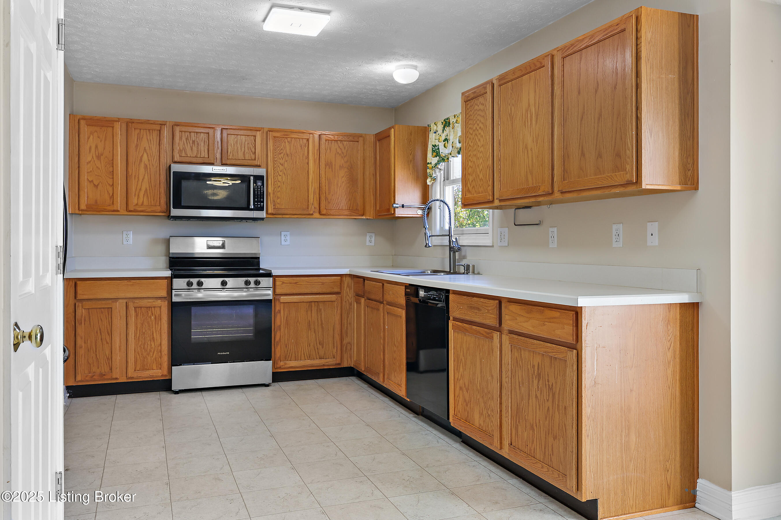 4428 Fallen Apple Ln