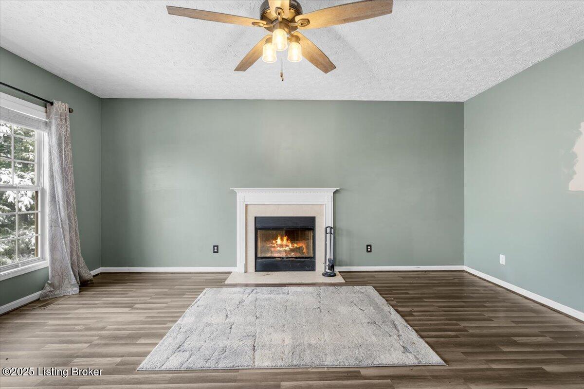 11429 Top Walnut Loop