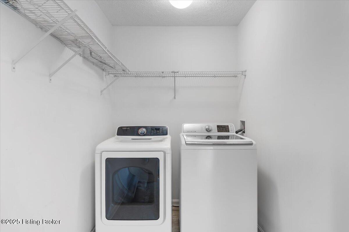 11429 Top Walnut Loop
