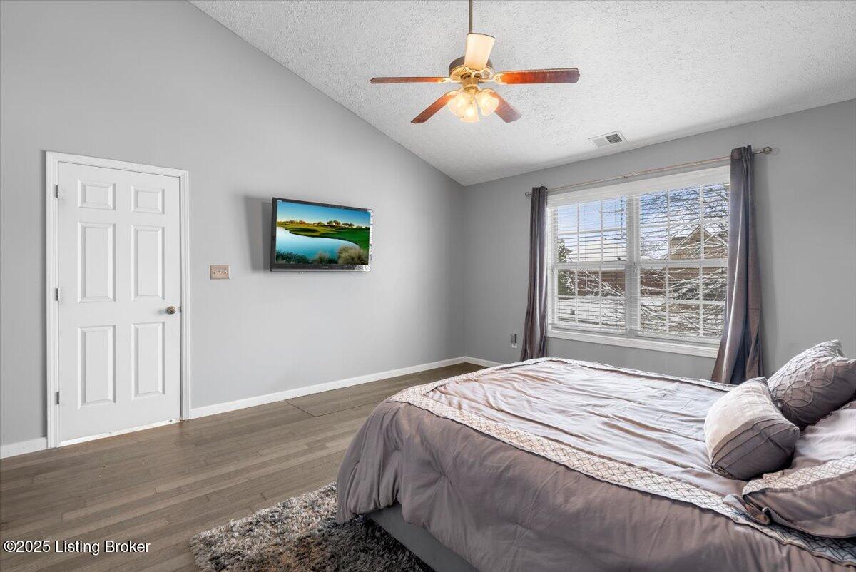 11429 Top Walnut Loop