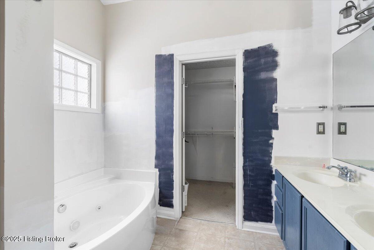 11429 Top Walnut Loop