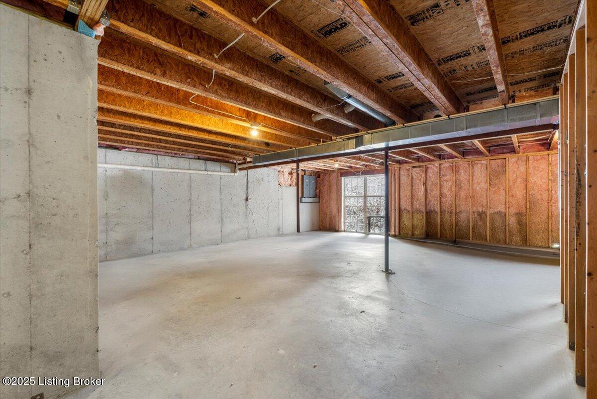 11429 Top Walnut Loop