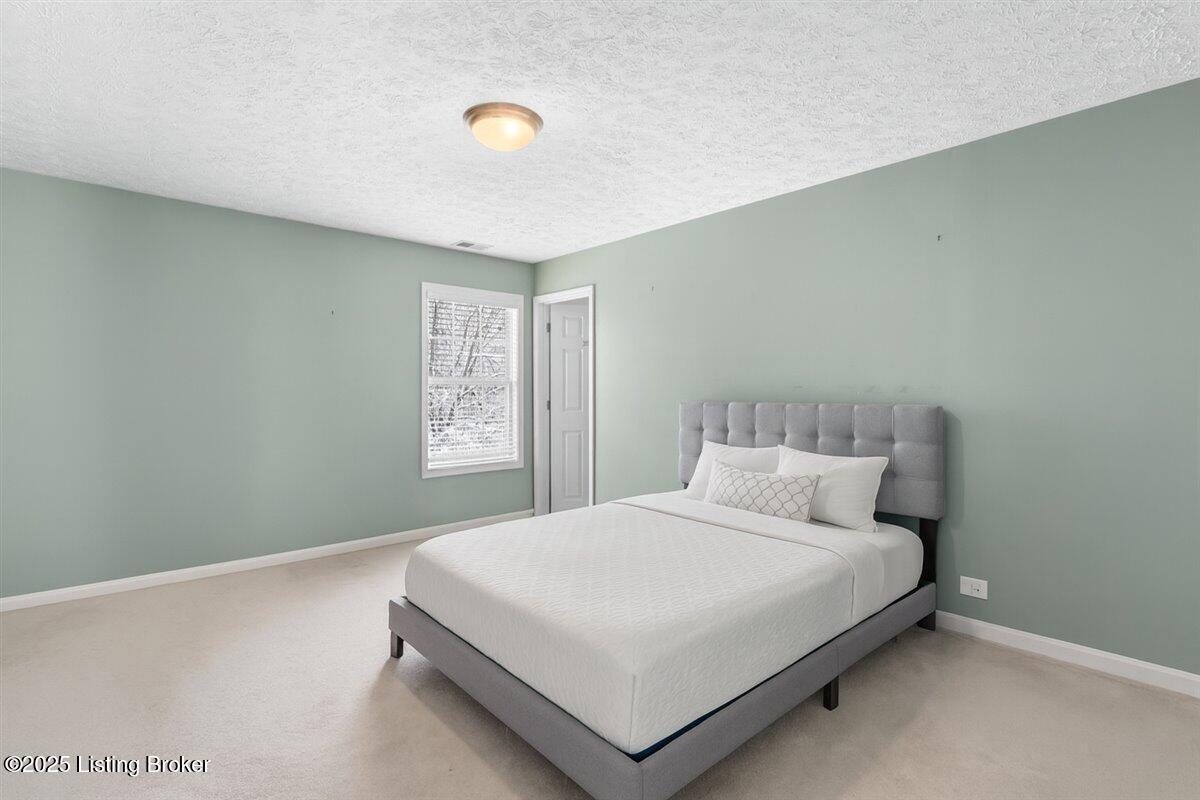 11429 Top Walnut Loop