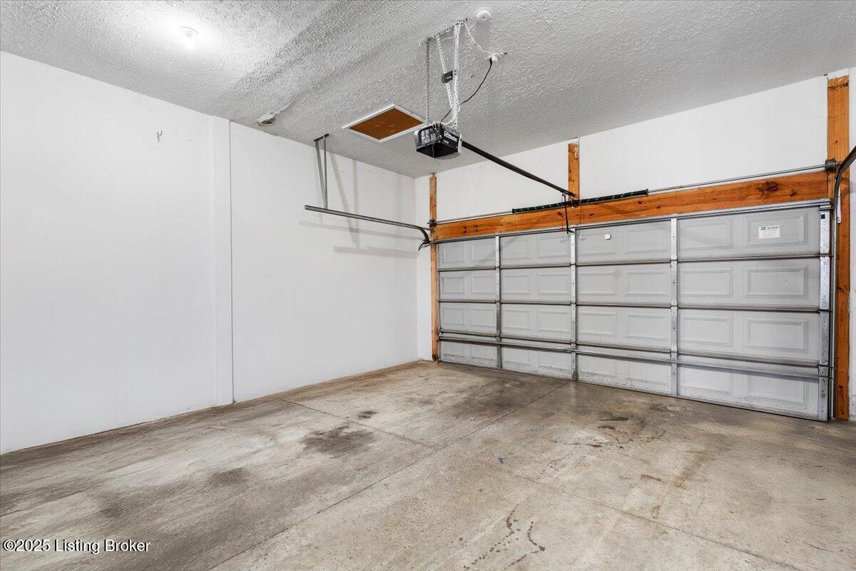 11429 Top Walnut Loop