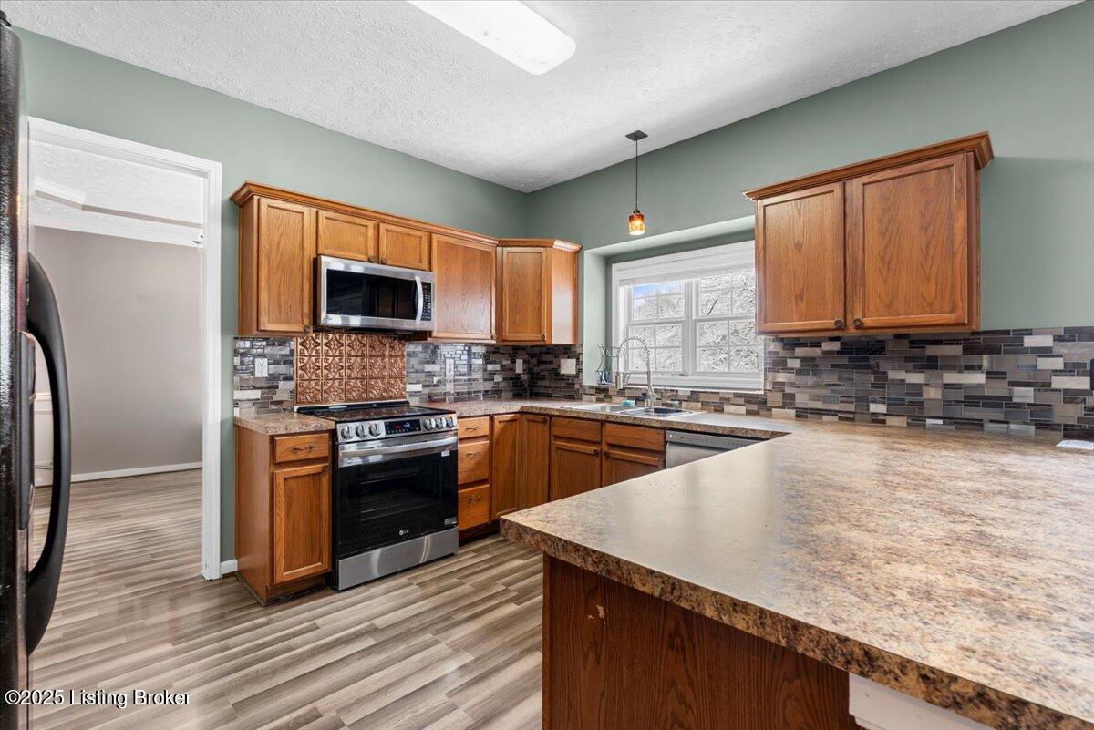 11429 Top Walnut Loop