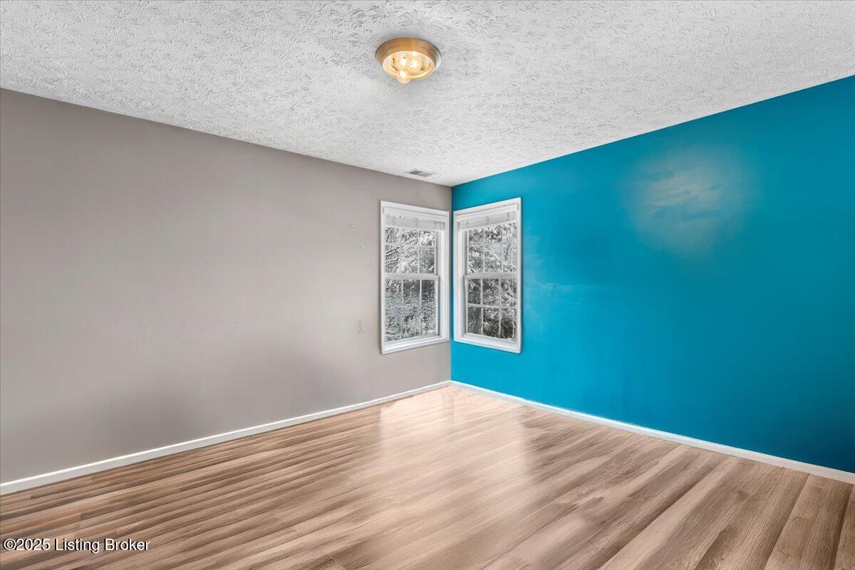 11429 Top Walnut Loop