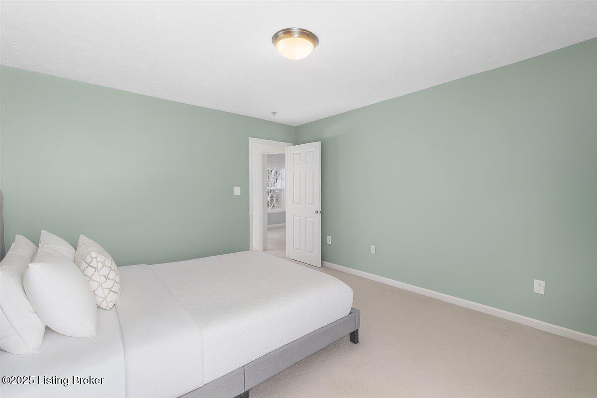 11429 Top Walnut Loop