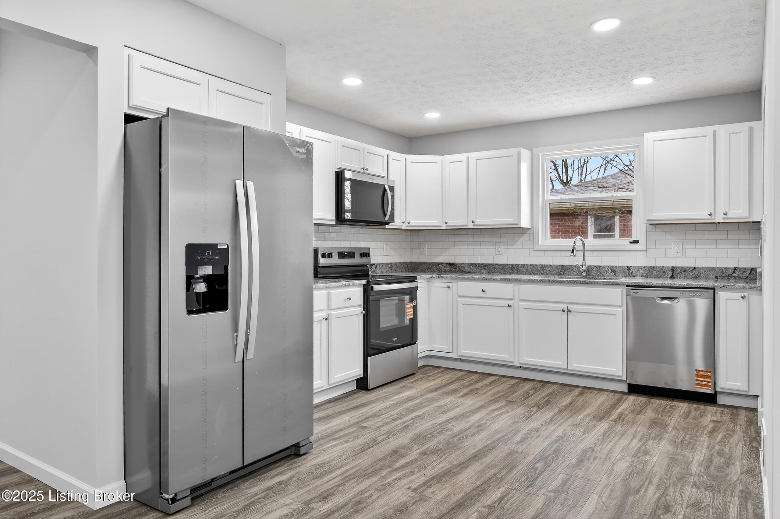 1910 Dixie Garden Dr