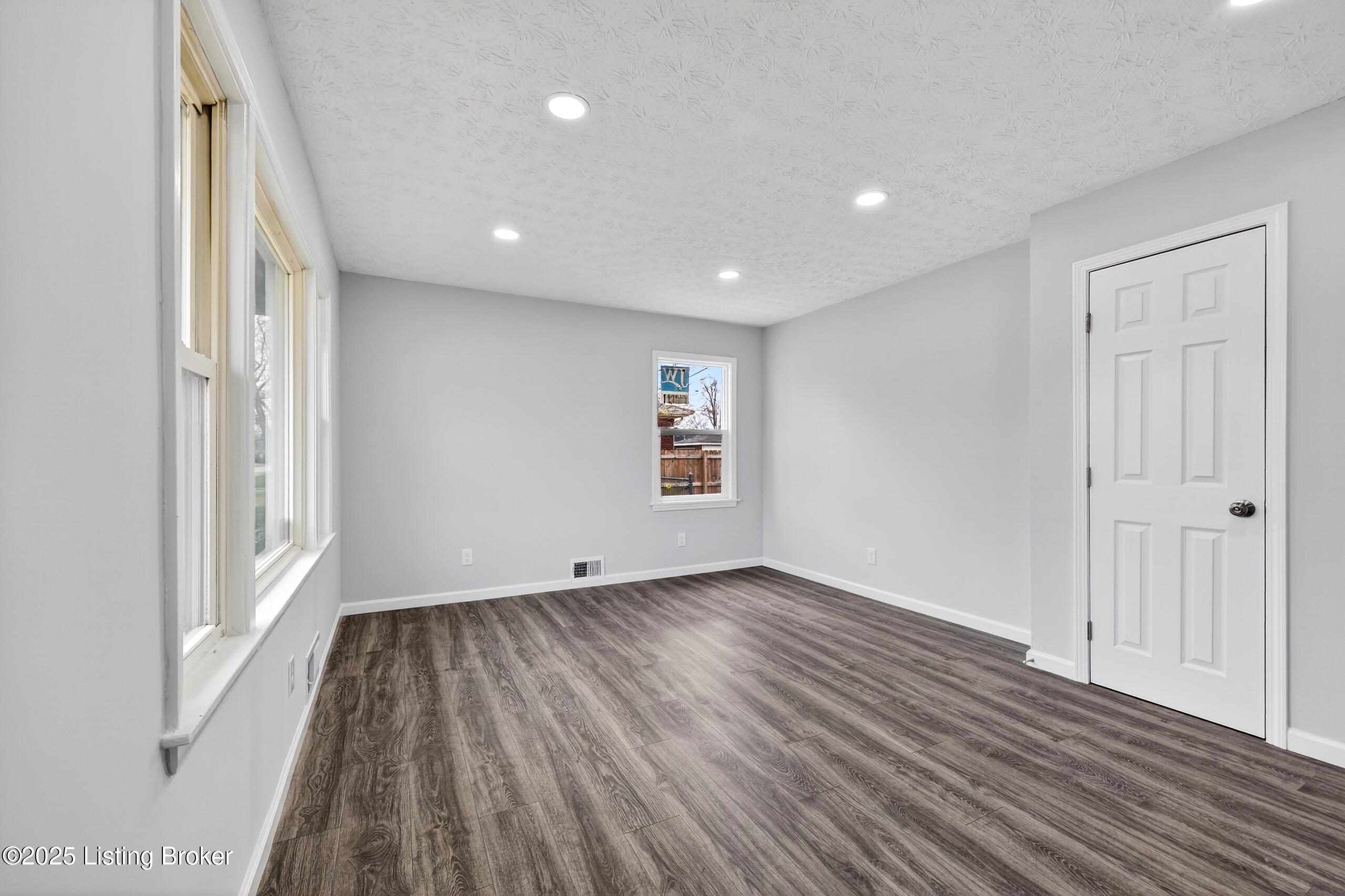 1910 Dixie Garden Dr