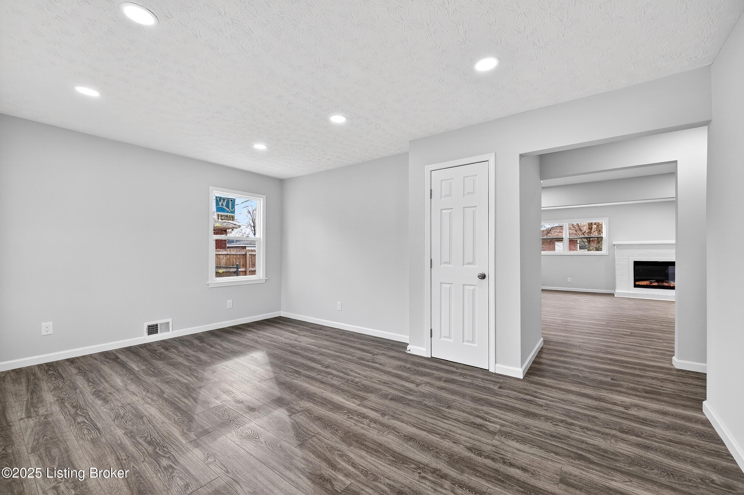 1910 Dixie Garden Dr