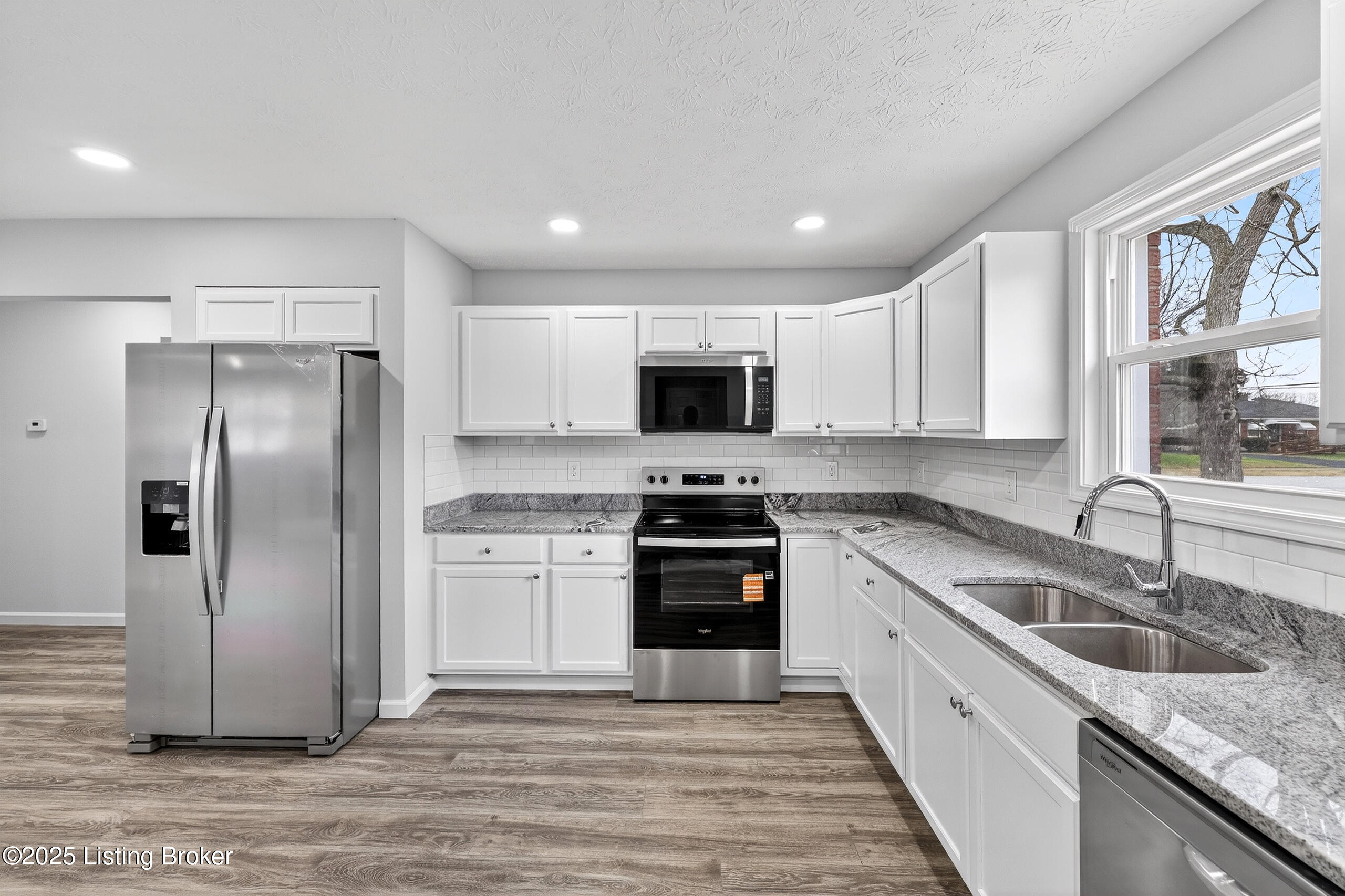 1910 Dixie Garden Dr